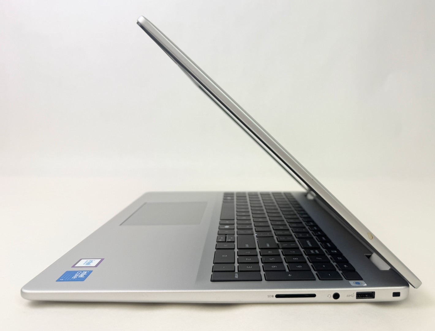 Dell 16 Plus DC16251 16″ 1920×1200 Touch Ultra 7 150U 32GB 1TB SSD W11H