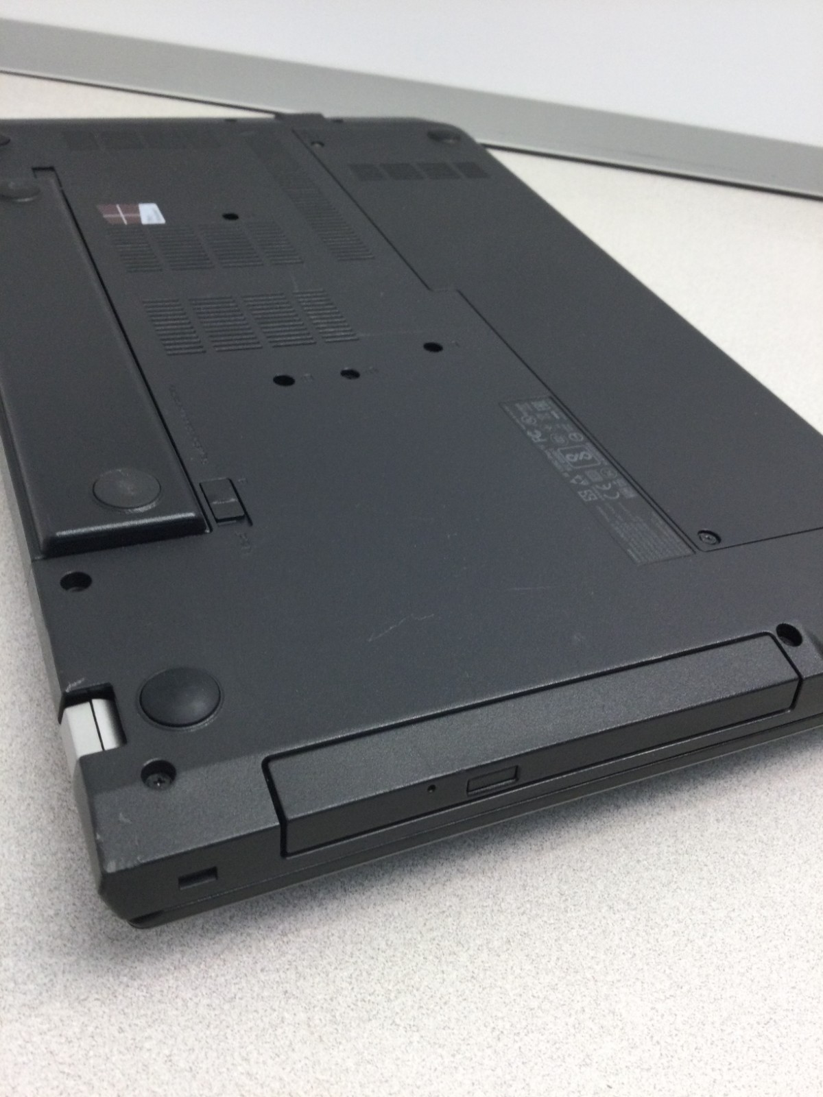 Lenovo ThinkPad E570 15.5″ i5-7200U 2.50GHz 16GB RAM 256GB SSD WIN 11 PRO