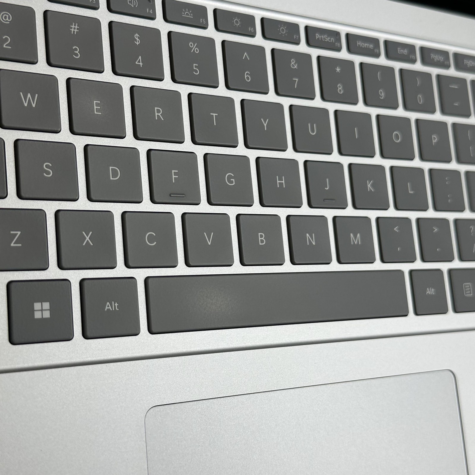 Microsoft Surface Laptop Studio 2 14 2K TOUCH i7-13700H 32GB 1TB RTX 2000 Ada