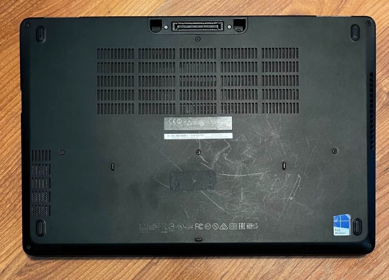Dell Latitude E5570 CORE I5-6200U 2.30GHZ 16GB RAM 240GB SSD Win10 + A/C Adapter