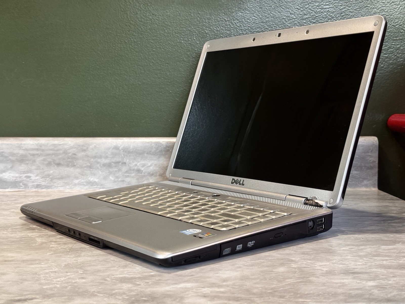 Dell Inspiron 1525 Laptop Intel C2D 2GHz 1.5gb RAM 80gb HDD Windows XP