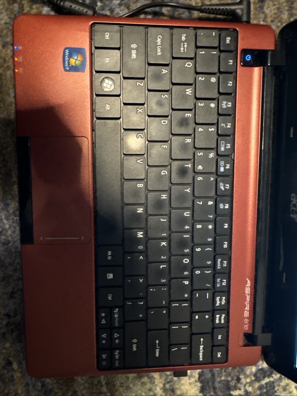 acer aspire1 windows 7 netbook, 8GB Ram 320GB HDD with charger