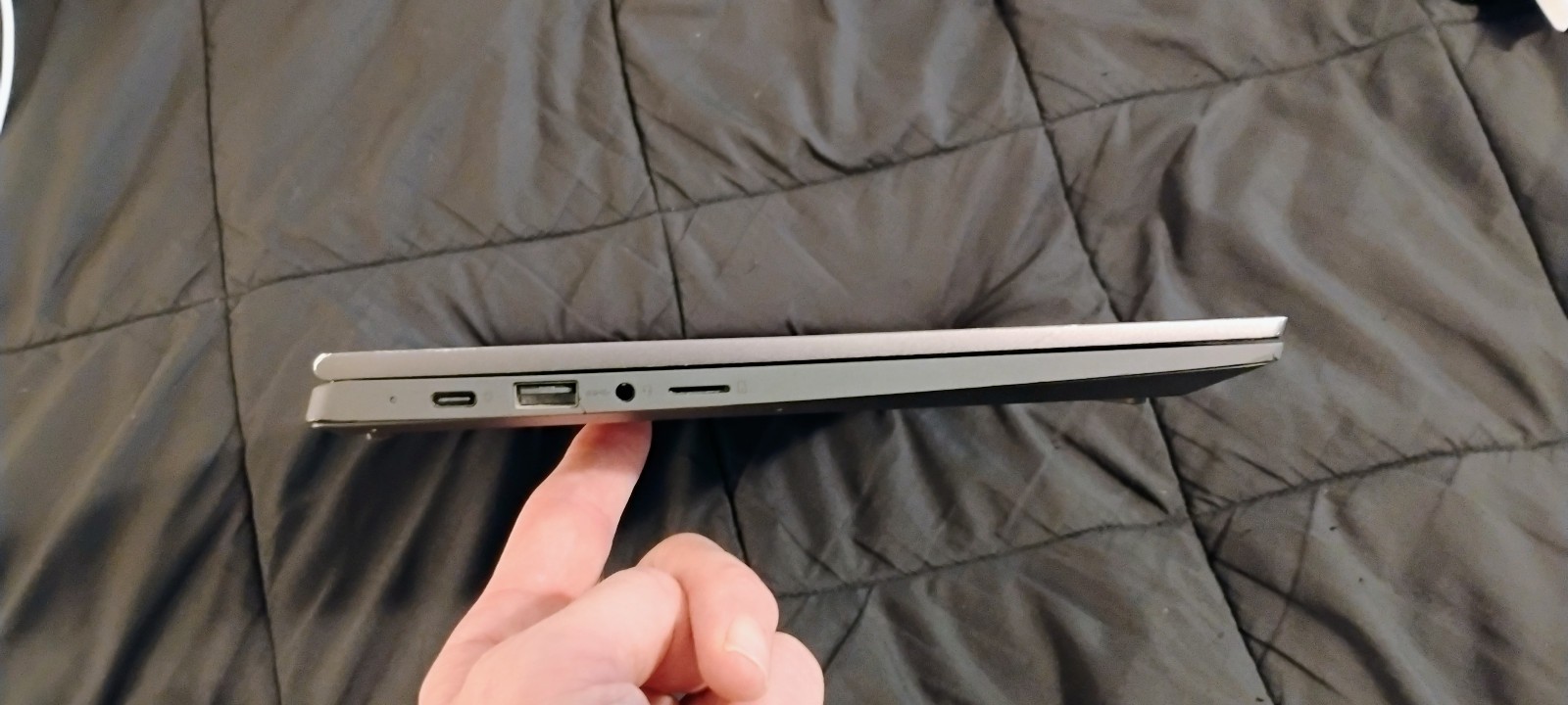 Lenovo IdeaPad Flex 5 CB 13.3″ Touchscreen 2 in 1 i3-10110U 8GB ram 128gb ssd