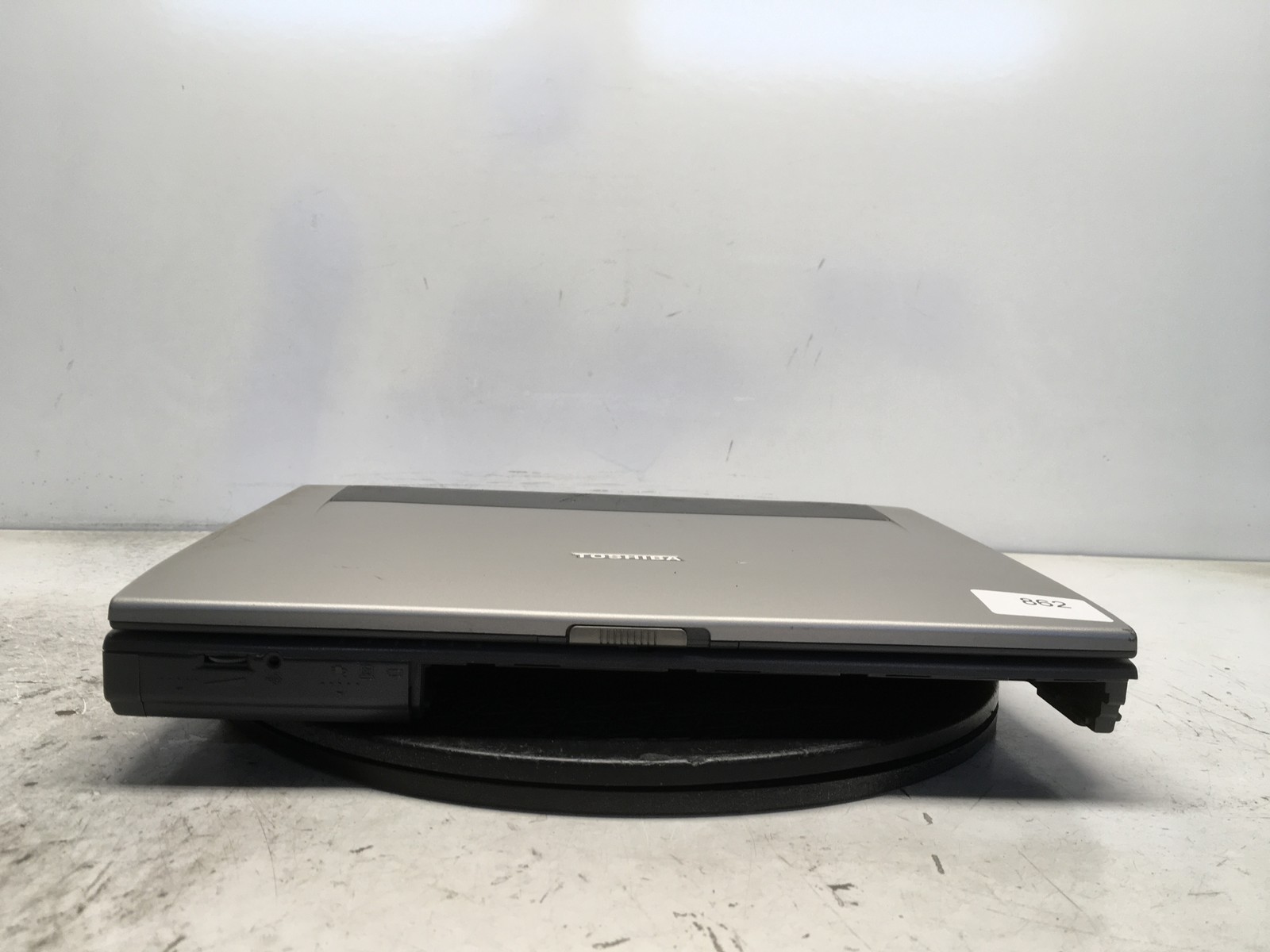Toshiba Tecra 8100 Intel Pentium III 600MHz 196 MB NO HDD No Batt