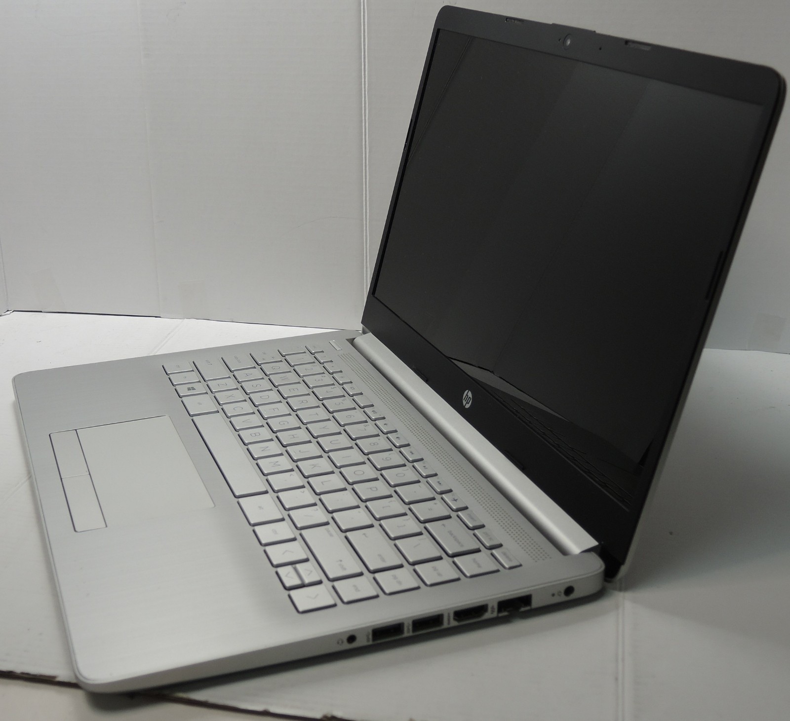HP Laptop 14-dk1025wm (DEAD, NO POWER, LIQUID DAMAGE, PARTS ONLY, NON-FUCTIONAL)