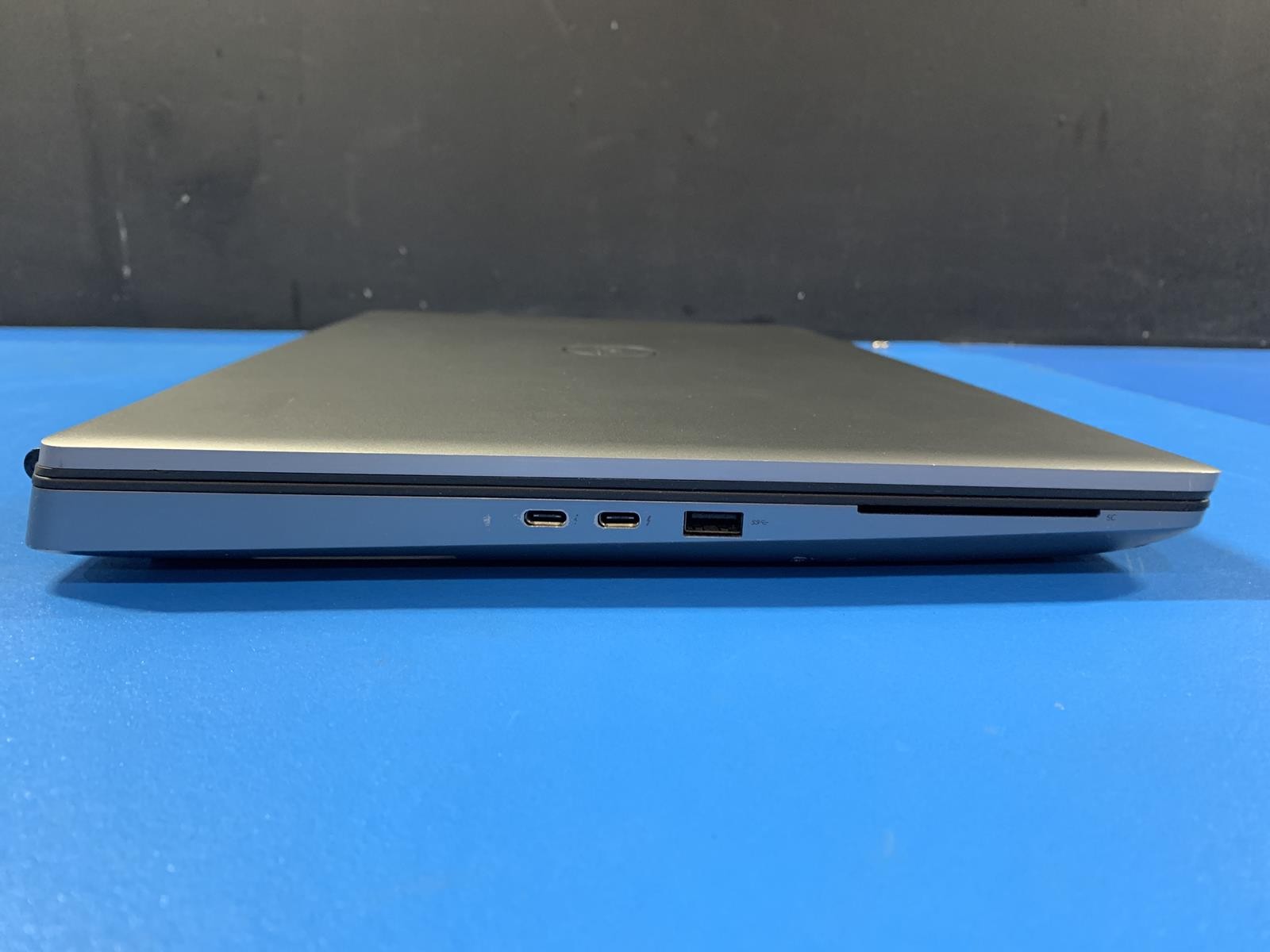 Dell Precision 7760 Xeon W-11855M 3.20GHz 32GB DDR4 Nvidia RTX A4K NO HDD NO OS