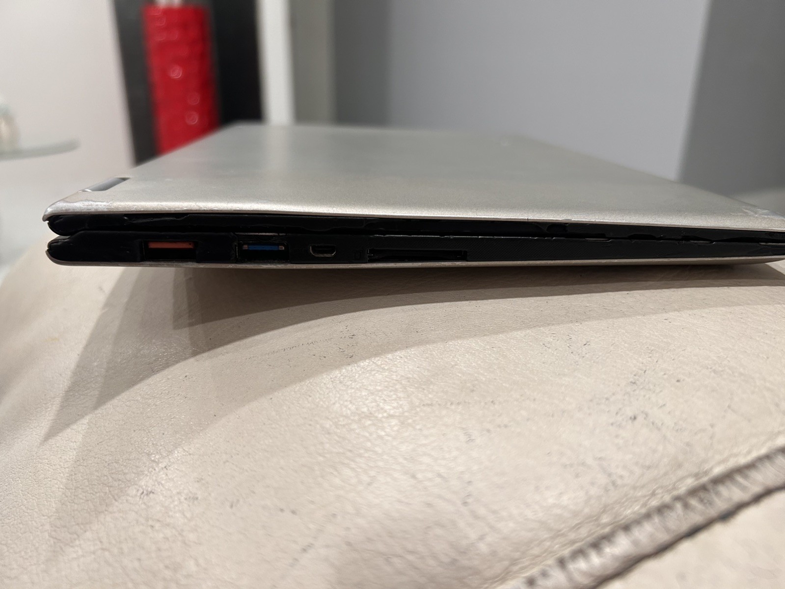 lenovo yoga 700-11isk used, silver color, 256 gb local disk