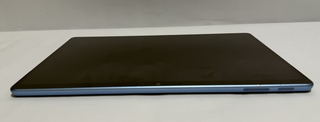 Microsoft Surface Pro 9 13″ (2038) 256GB, Intel i5 12th Gen, 8GB Ram – Blue