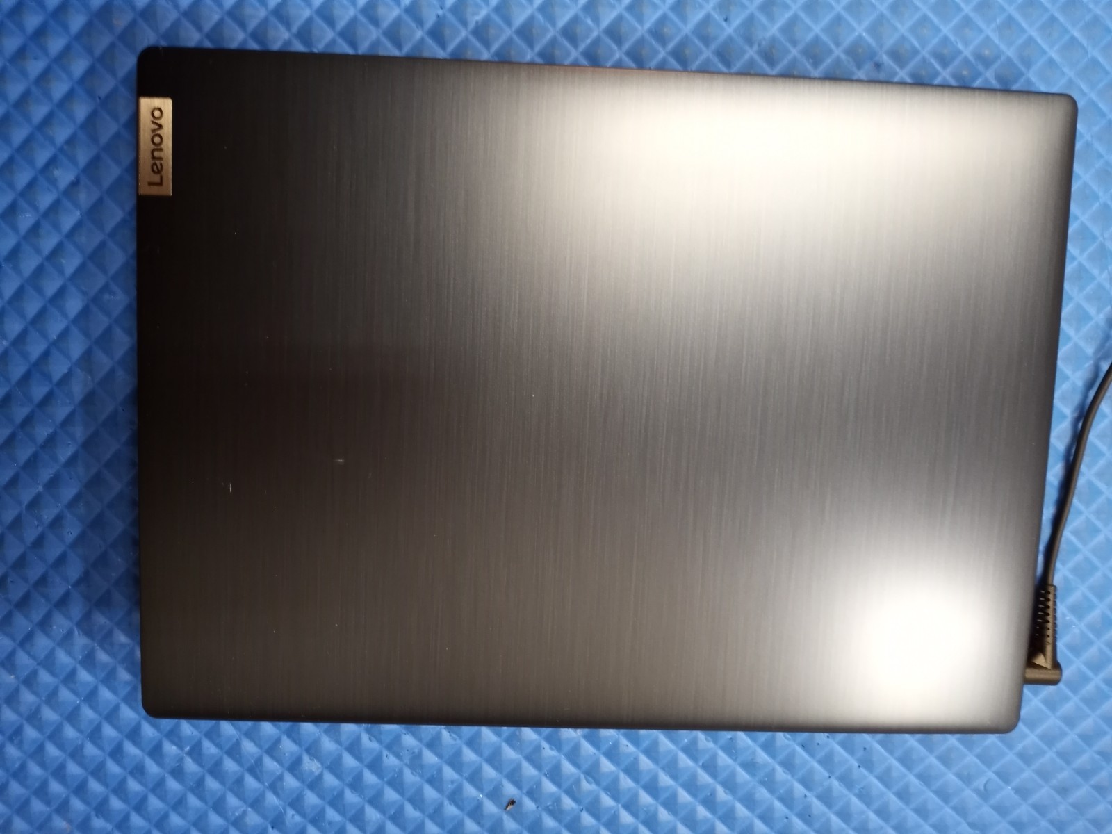 Read- Lenovo IdeaPad 14.0″ FHD, Ryzen 5 3500U,8GB ,256GB SSD,Win 10,81W0003QUS
