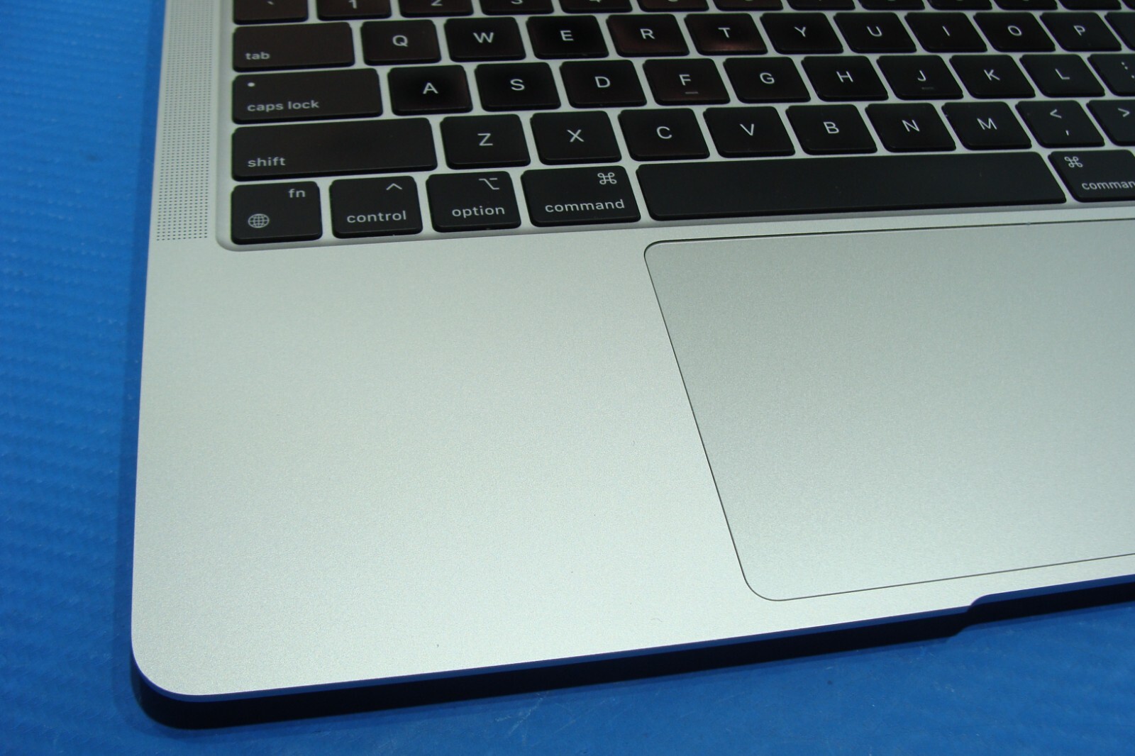 Apple MacBook Air A2337 13.3″ M1 (2020) 8CPU/7GPU 8GB 256GB OS Sonoma +Charger