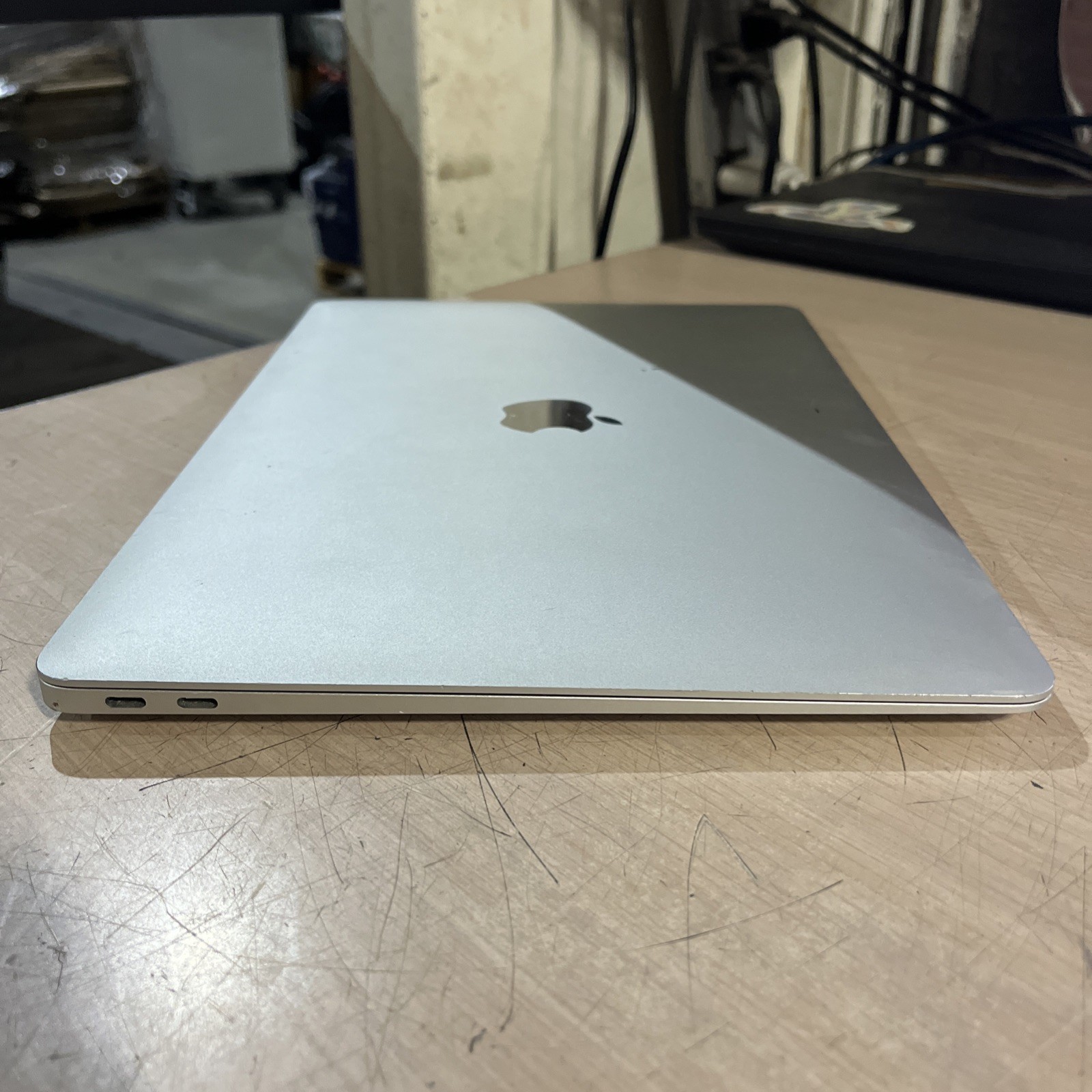 APPLE MACBOOK AIR 13″ SCISSOR, 2020 CORE I3-1000NG4 1.1GHZ 8GB RAM NO HD