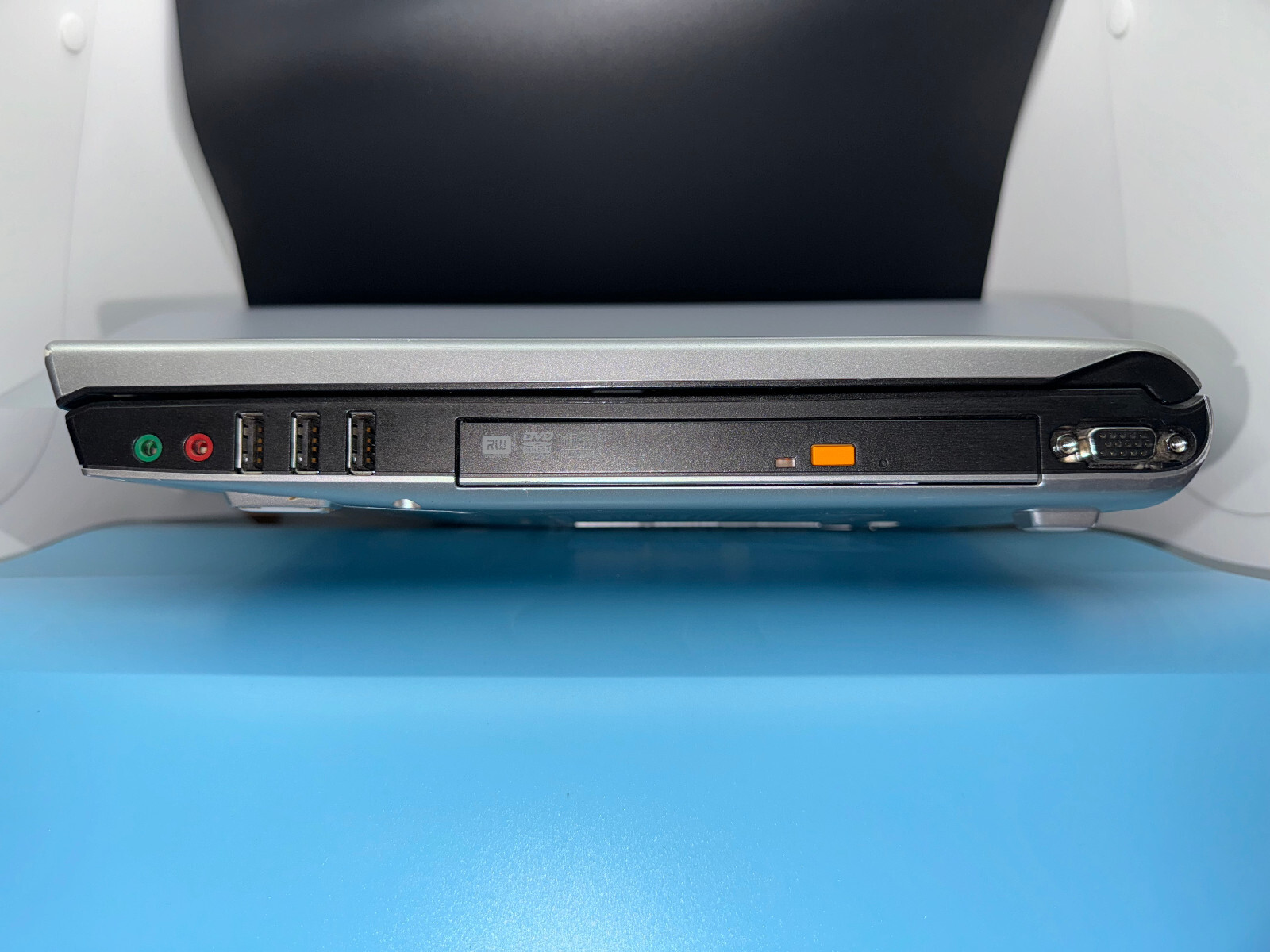 LAPTOP LENOVO – MODELO 3000 N200 – FOR PARTS – NON DISK