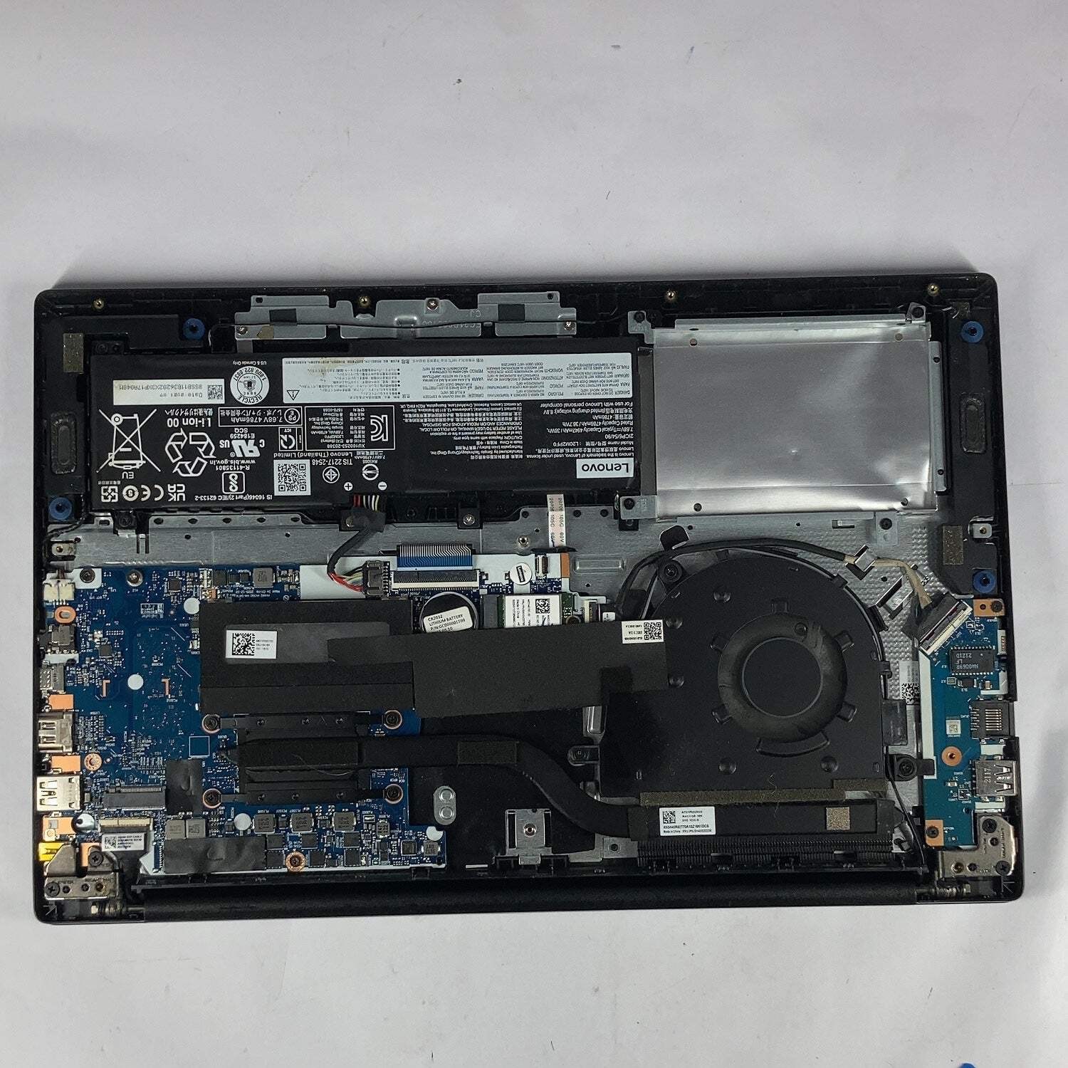 Broken Lenovo V15 G2 ITL 15.6″ i5-1135G7 2.4GHz 8GB RAM FOR PARTS READ