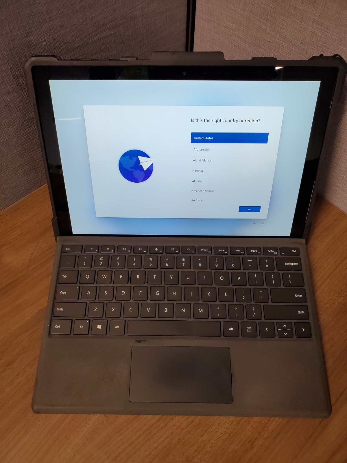 Surface Pro 6 | i5-8350U | 8GB RAM | 256GB SSD | Win11 Pro | W/ keyboard & case