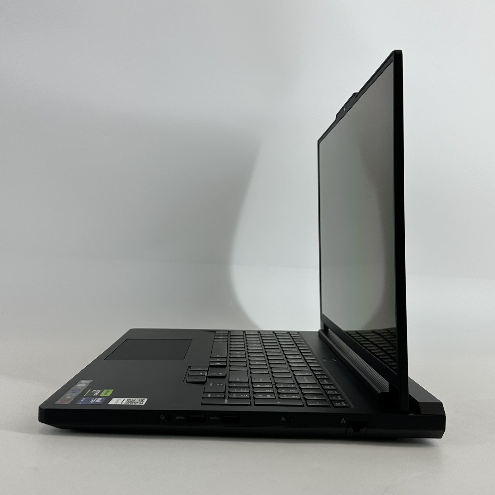 Lenovo Legion Pro 7i Gen 10 16 QHD+ Ultra 9 275HX 32GB 1TB RTX 5080 BENT FRAME