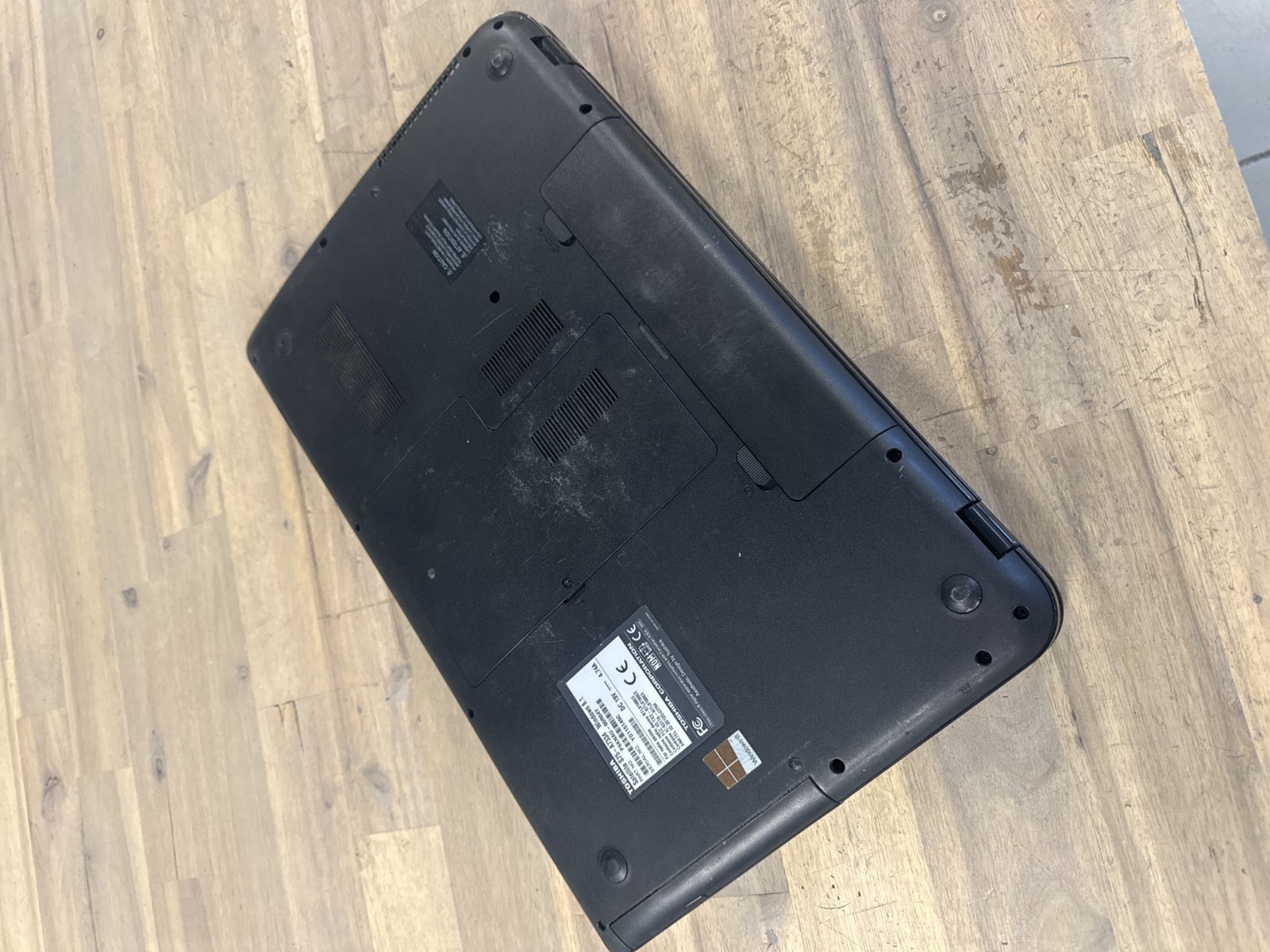 Toshiba Satellite S75-A7334 i7-4700MQ 2.4GHz *FOR PARTS! READ DESC!*