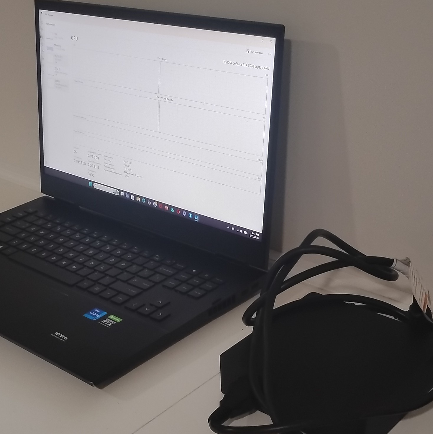 OMEN 16.1in Gaming Laptop Intel Core i7-11800H 16GB RAM Black