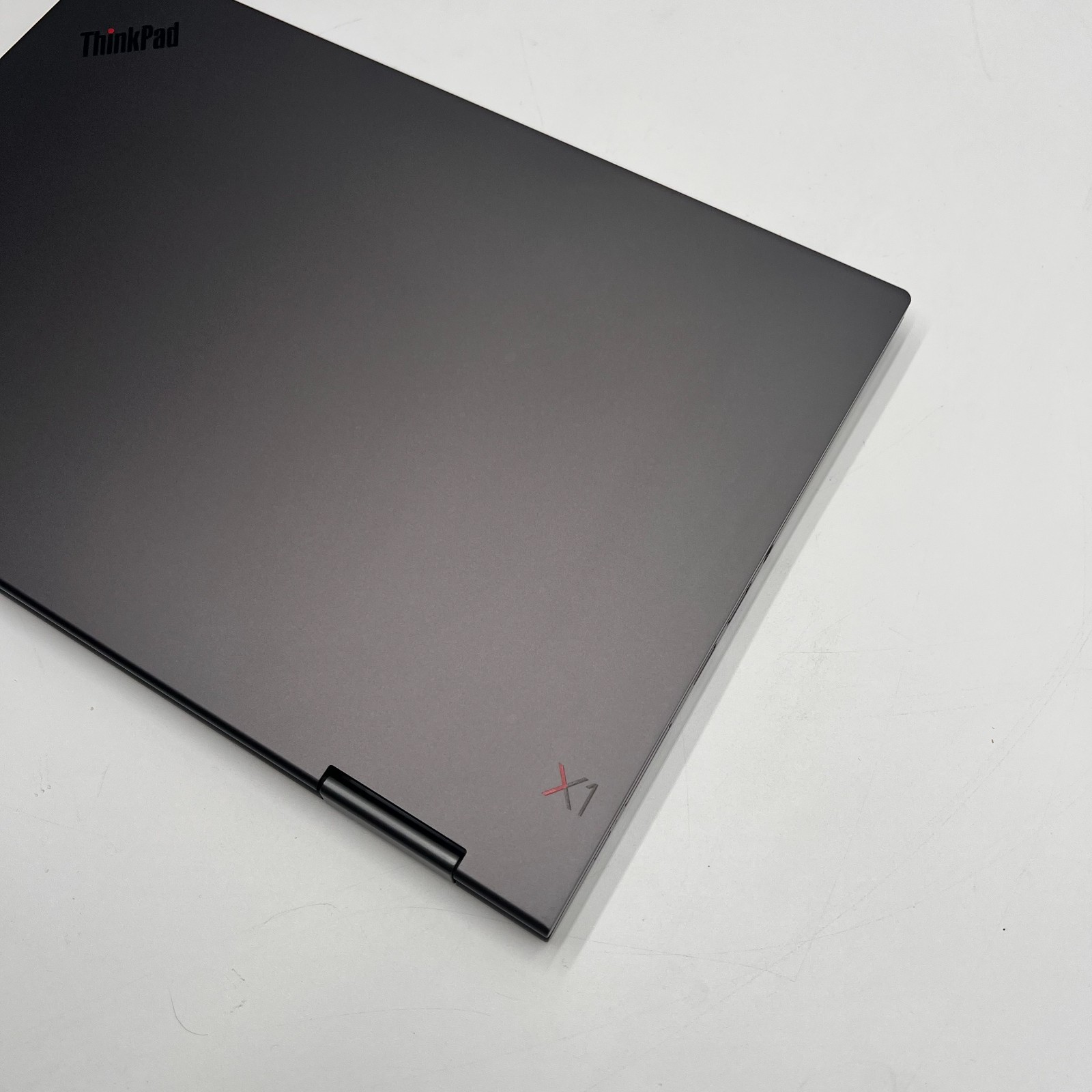Lenovo ThinkPad X1 Yoga 4th Gen 14″ i7-8665U 16GB RAM 512GB SSD No OS | TESTED