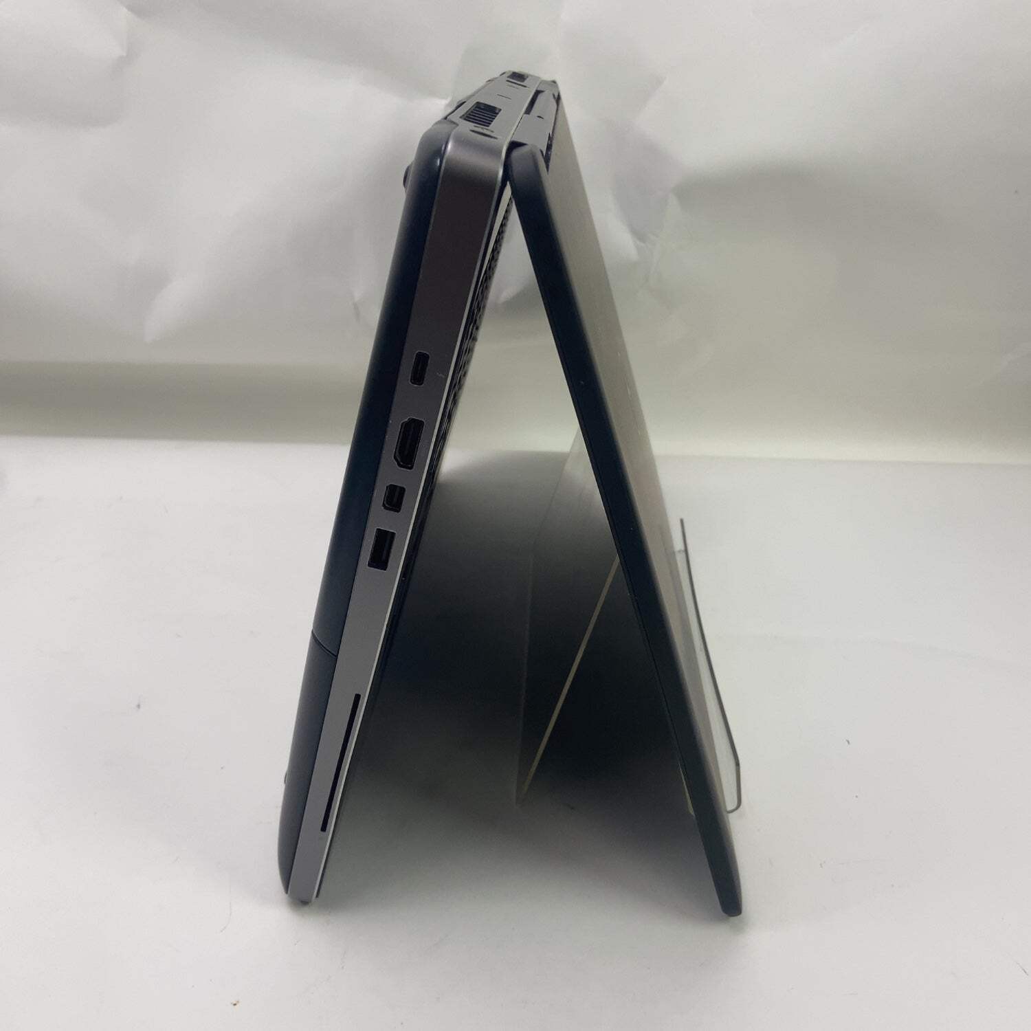 Dell Precision 7520 15.6″ i7-7920HQ 3.1GHz 16GB RAM 256GB HDD Quadro M1200