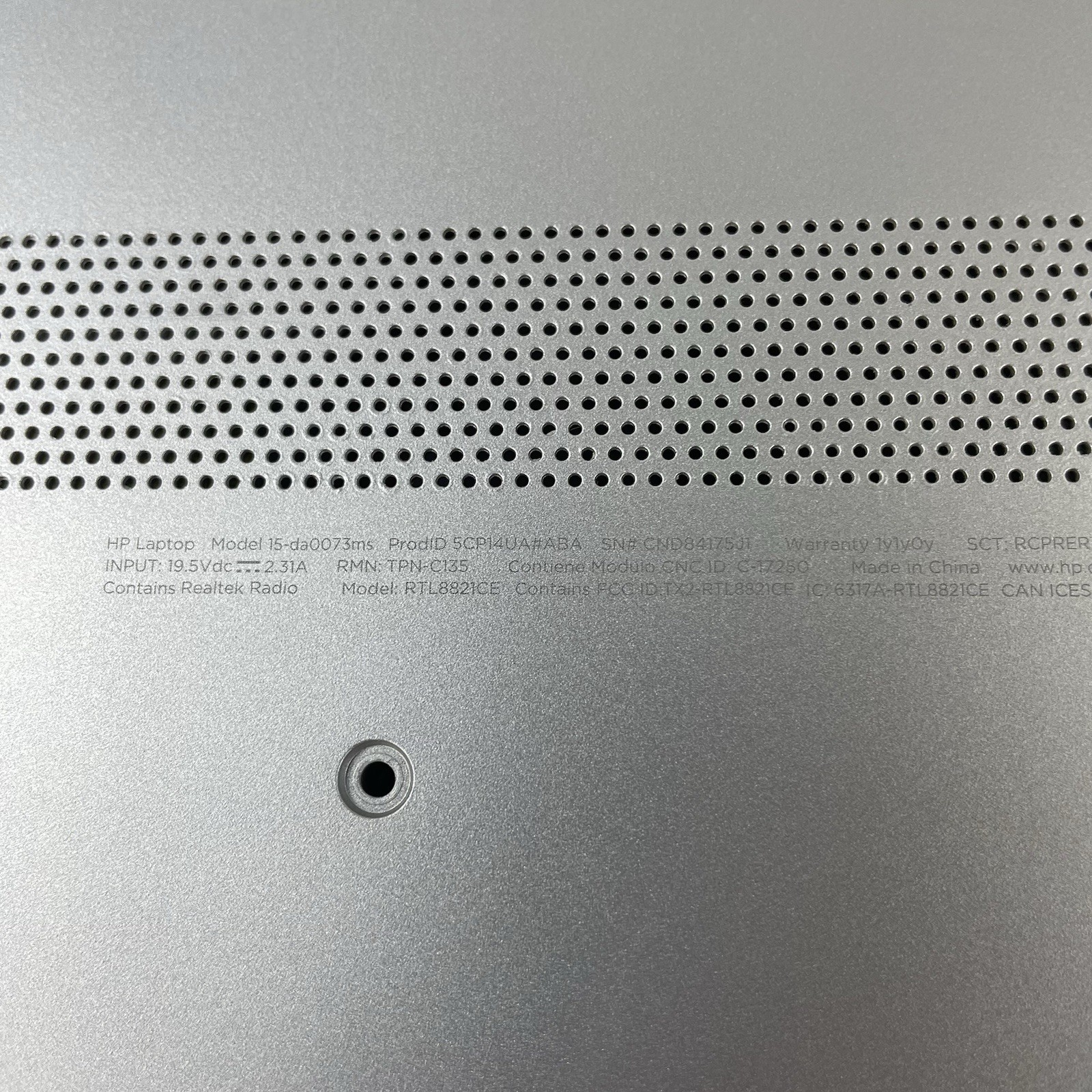 HP 15-da0073ms 15.6″ i5-7200U 2.50 GHz 8 GB RAM No SSD/OS/Battery – Bad Bottom