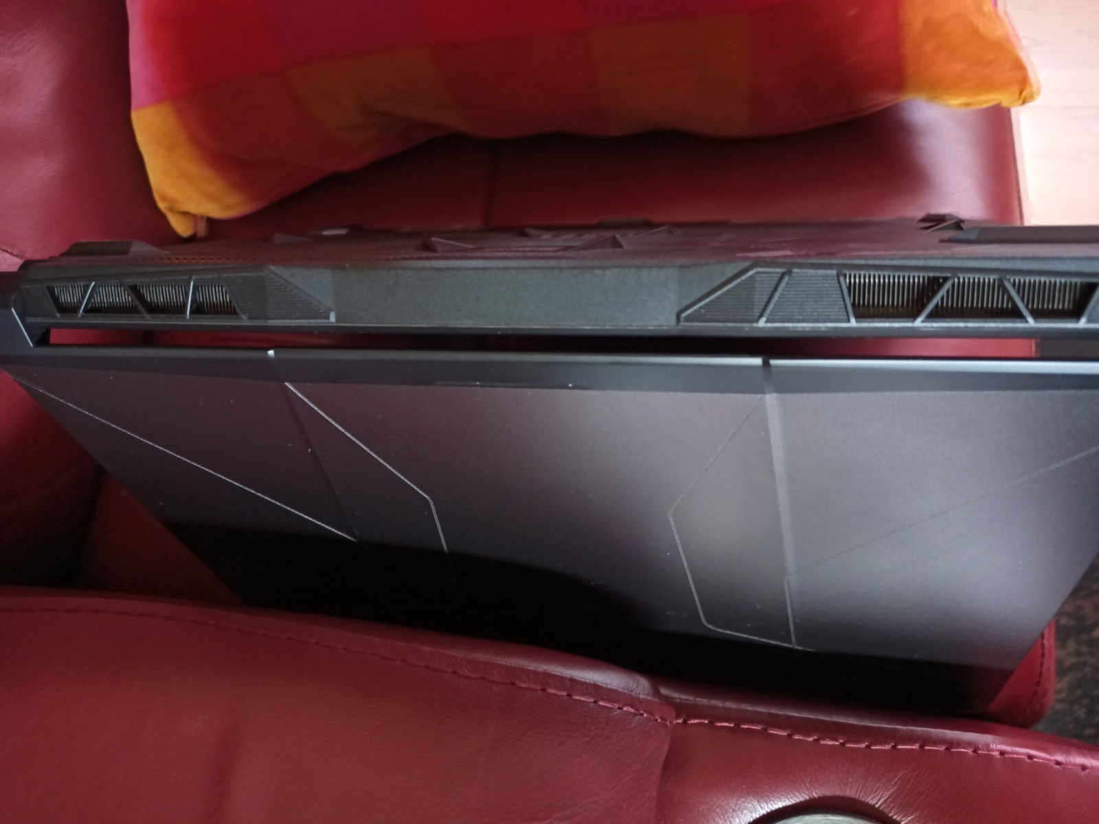 MSI Pulse GL66 (Loose N Key) Has Original Adapter