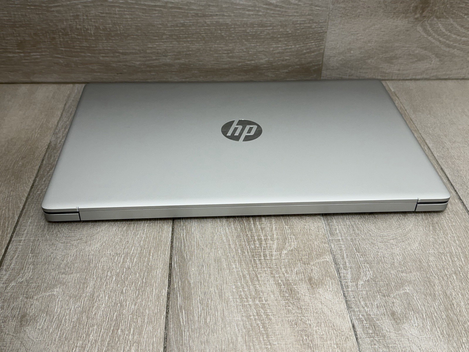 HP Laptop 17-CP2025DX 17″ FHD AMD Ryzen 5-7520U 8GB RAM 512GB NVMe Win-11