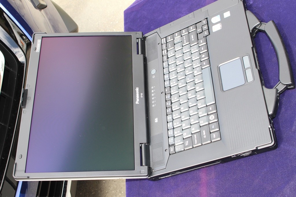 PANASONIC CF-52 MK2 / 2.26GHz, 256SSD 4GB CD/DVD WI-FI WIN 7 PRO