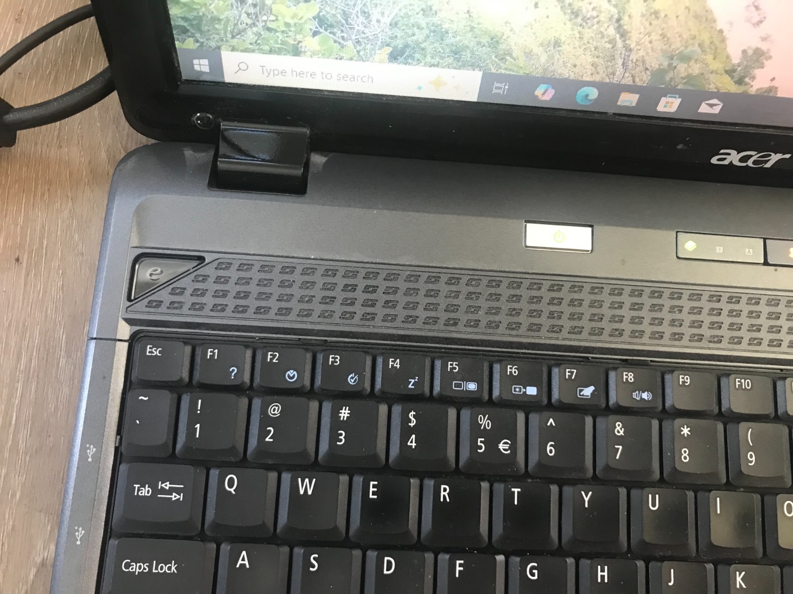 Acer Aspire 5735-4624 15.6″ Intel Pentium Dual T3200 2.00GHz 2GB RAM 160GB HDD