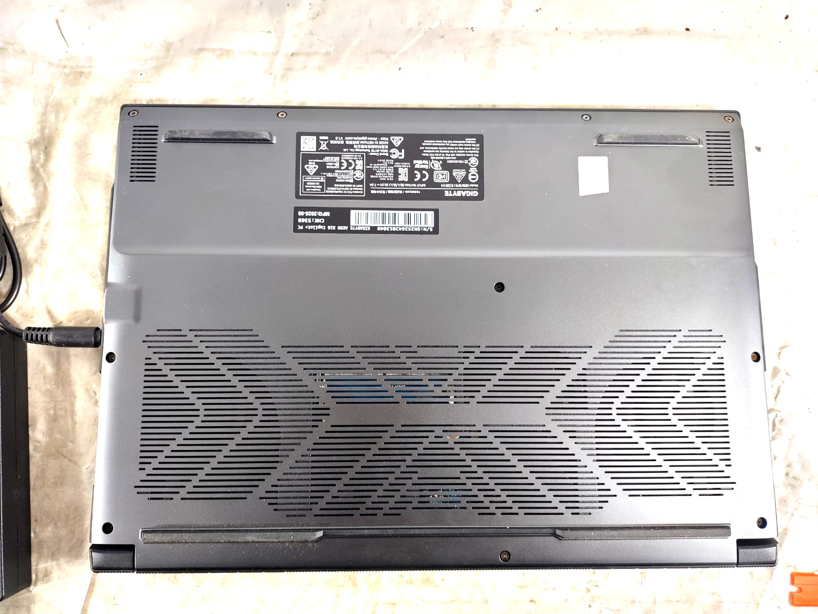 Gigabyte Aero X16 Copilot+ 16″ Ryzen AI 7 350 16GB DDR5 1TB SSD Radeon 860M 8GB