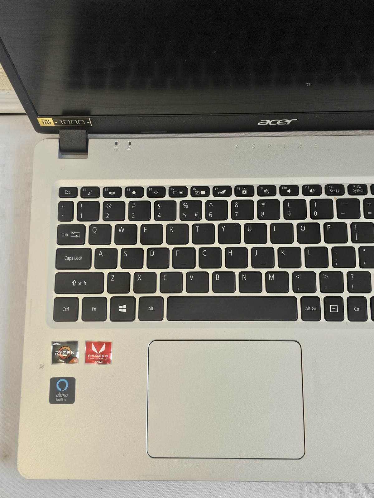 Acer Aspire 5 Laptop – AMD Ryzen 3-3200u – 16GB RAM – 1TB HDD – Windows 11 READ