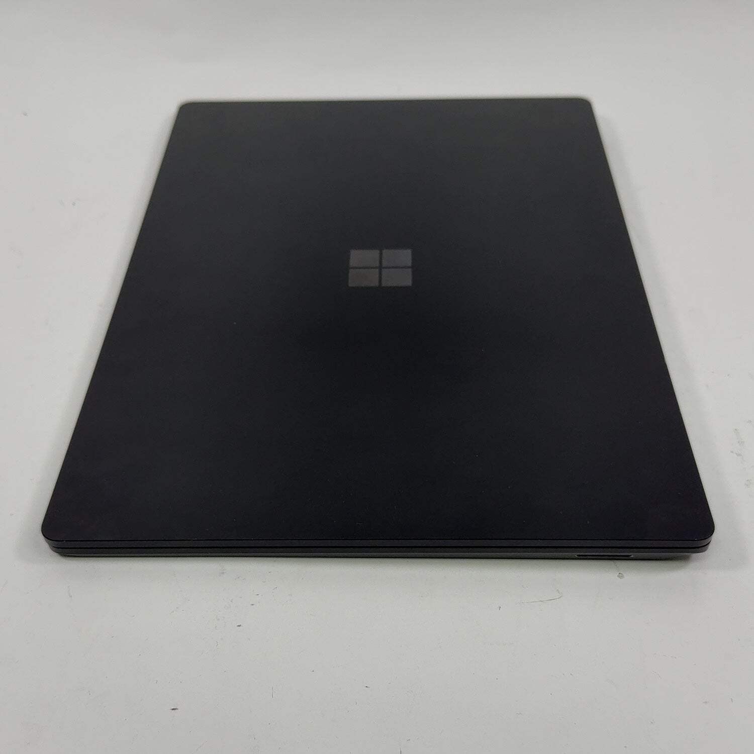 Microsoft Surface Laptop 3 13.5″ i7-1065G7 1.3GHz 16GB RAM 256GB SSD