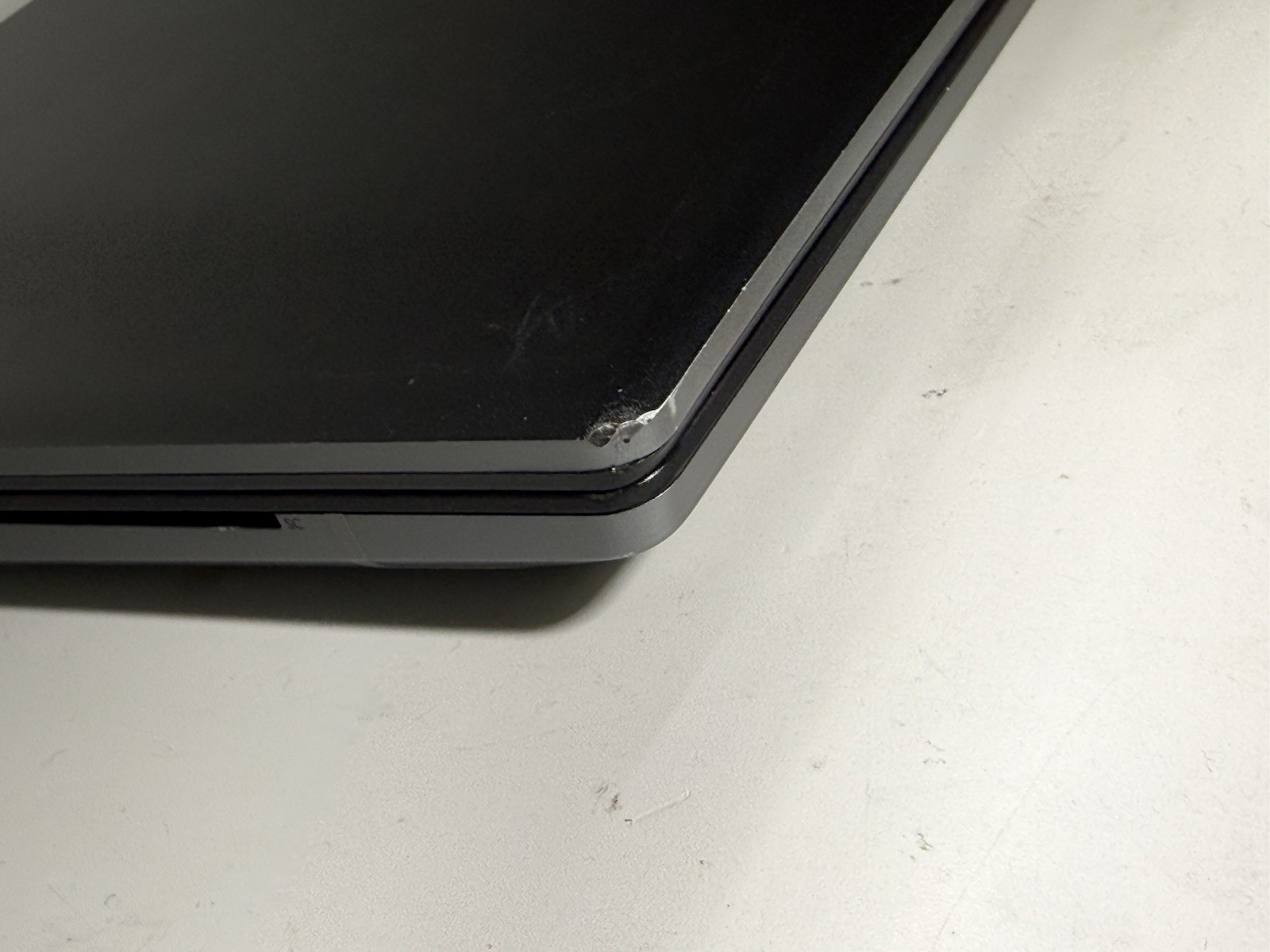 Dell Precision 7680 16″ i7-13850HX 64GB Ram 1TB SSD RTX 2000 Ada