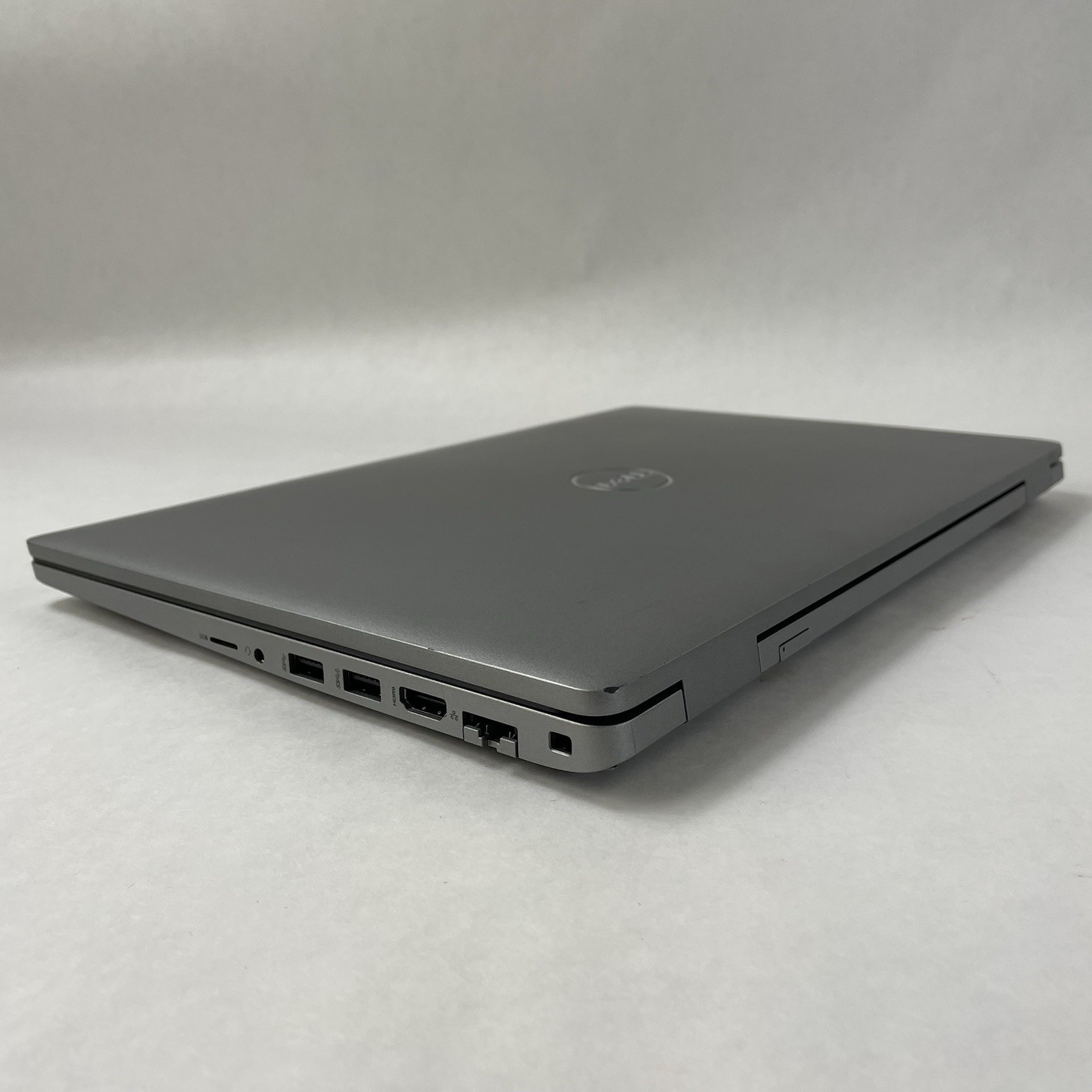 Dell Latitude 5520 15.6″ i5-1135G7 2.4GHz 8GB RAM No SSD/OS/AC – Scratched Paint