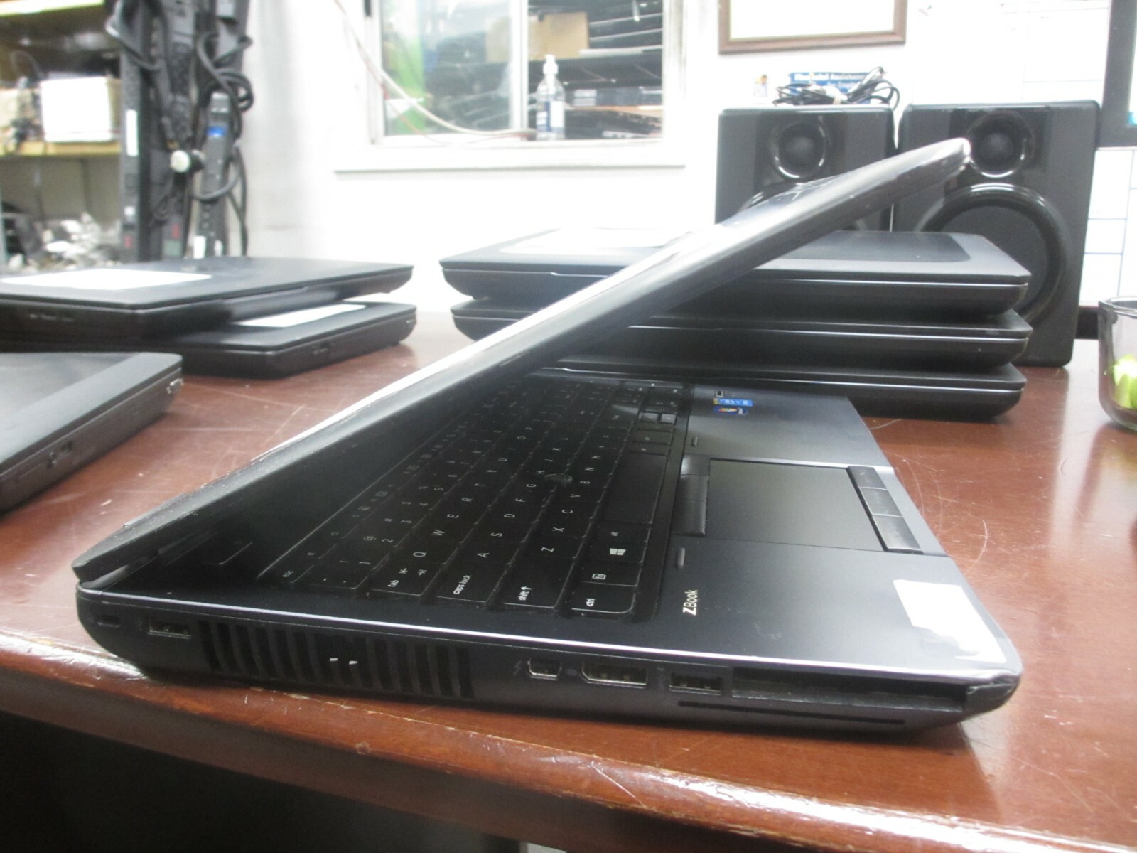 HP ZBook 15 15.6″ Intel i5-4300M 2.6GHz 16GB Web-Cam Laptop [ NO HDD/CADDY/OS/AC