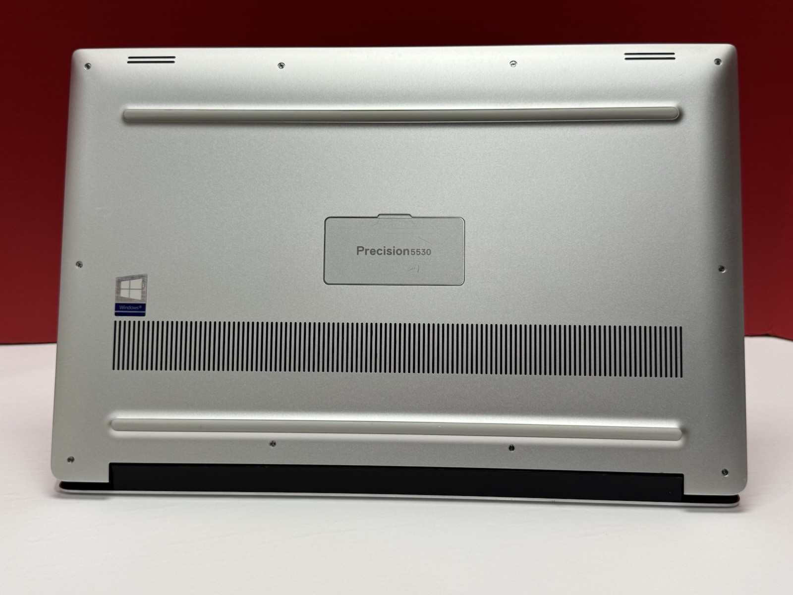 Dell Precision 5530 15.6″ FHD i7-8850H 2.6Ghz 16GB RAM 1TB GB SSD P1000 Silver
