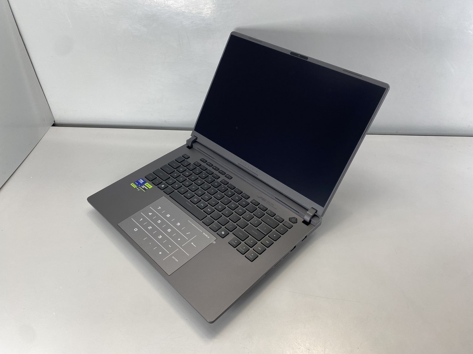 Asus Laptop ROG Strix G16 G615LP 16″ Intel Core Ultra 9 275HX 2TB RTX 5070