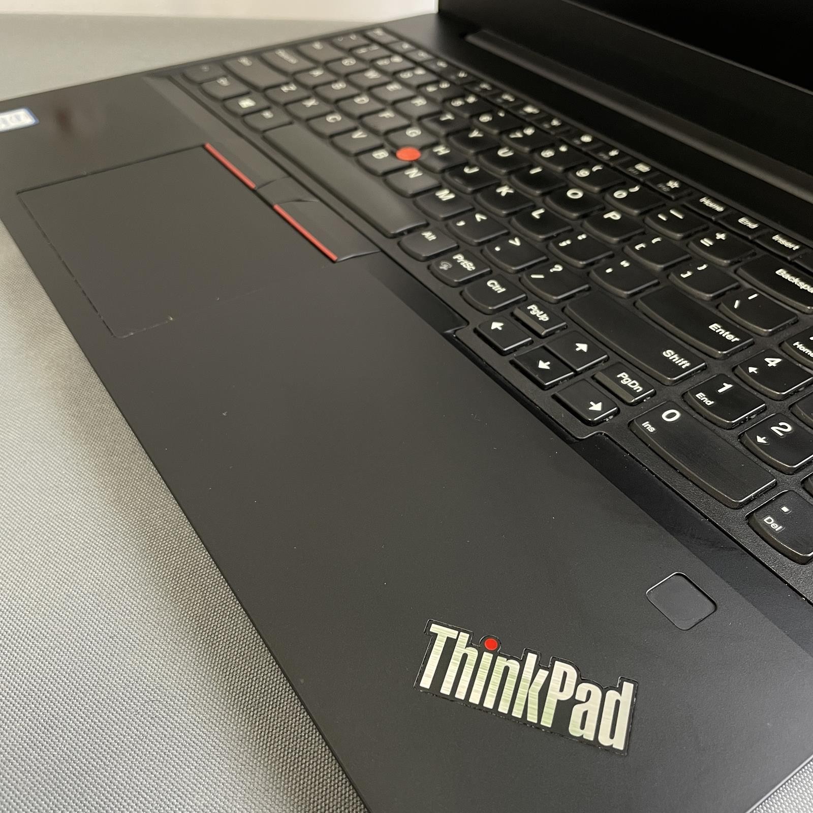 Lenovo ThinkPad E590 15.6 in FHD, Core i5-8265U 8GB 256GB NVMe Win 11 Pro | Good