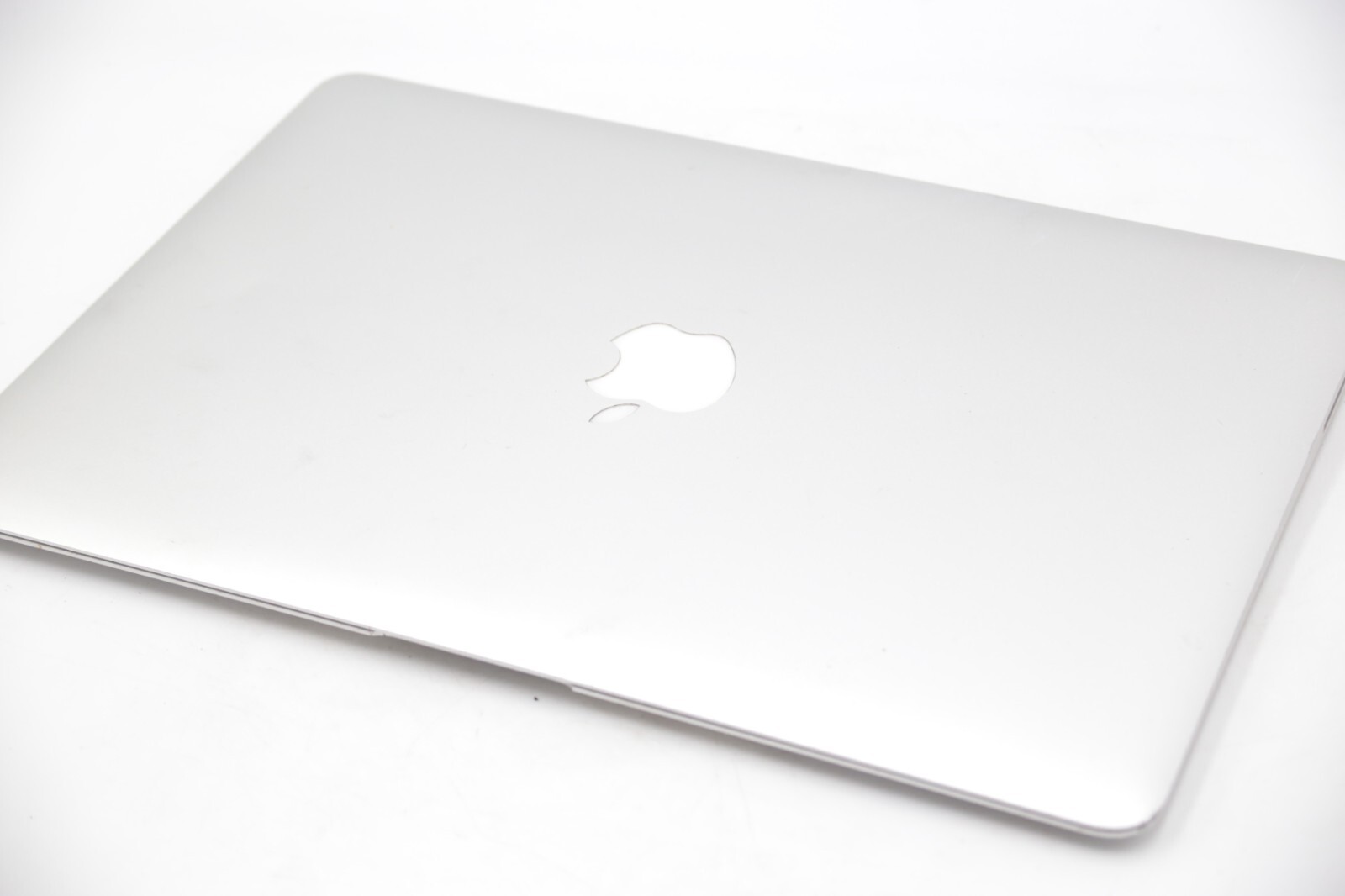 Apple MacBook Air 2013 I7-4650U 1.7GHz 8gb RAM 13″ 120 SSD BAD BATTERY READ 028