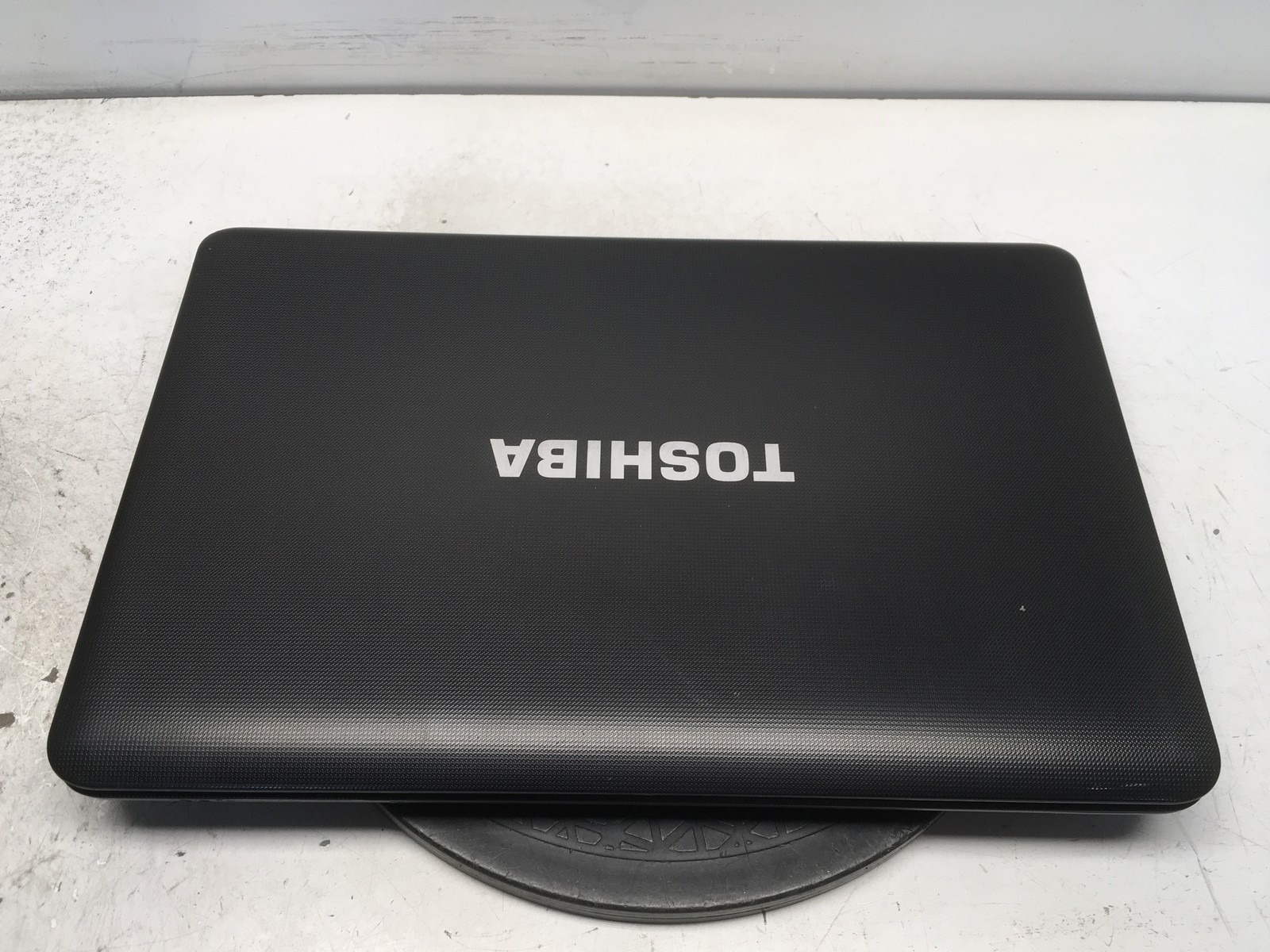 Toshiba Satellite C655D-S5063 AMD V120 2.2GHz 4 GB NO HDD No Batt