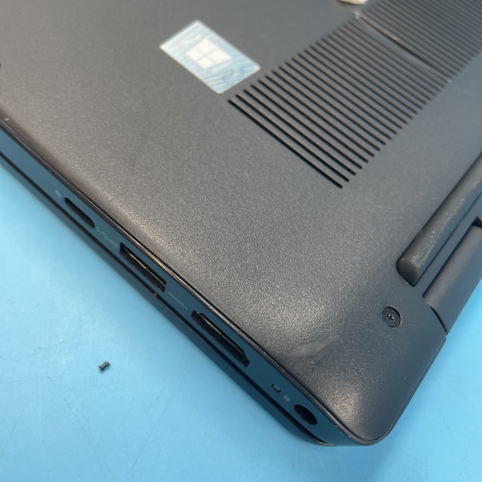 Dell Latitude 3420 | i5-1135G7 | 8GB RAM | 256GB SSD | WIN 11 PRO | 72% BATT