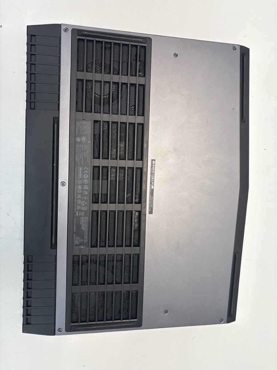ALIENWARE LAPTOP P69F PRE-OWNED (P23017363)