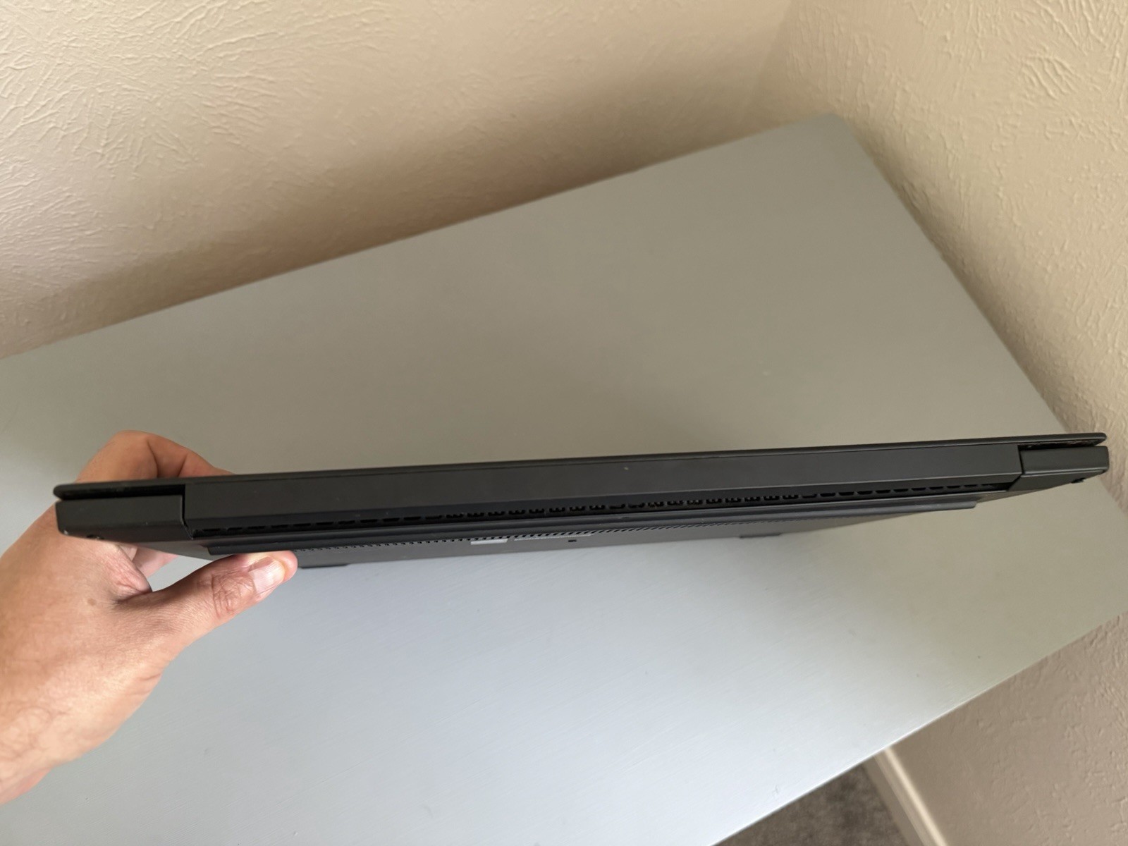 Lenovo ThinkPad P1 Gen1 15.6″ Intel i7-8750H 2.2GHz No Ram/HDD w/ Power Supply