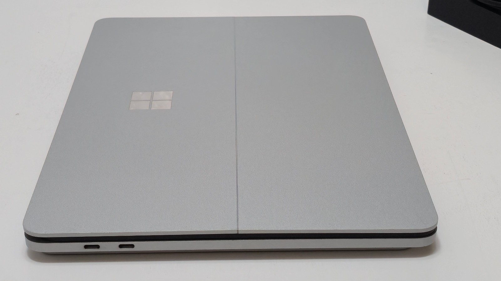 Surface Laptop Studio 1964 Core i7-11370H 32GB RAM 1TB SSD 14.4″ A2000 GPU 4 GB
