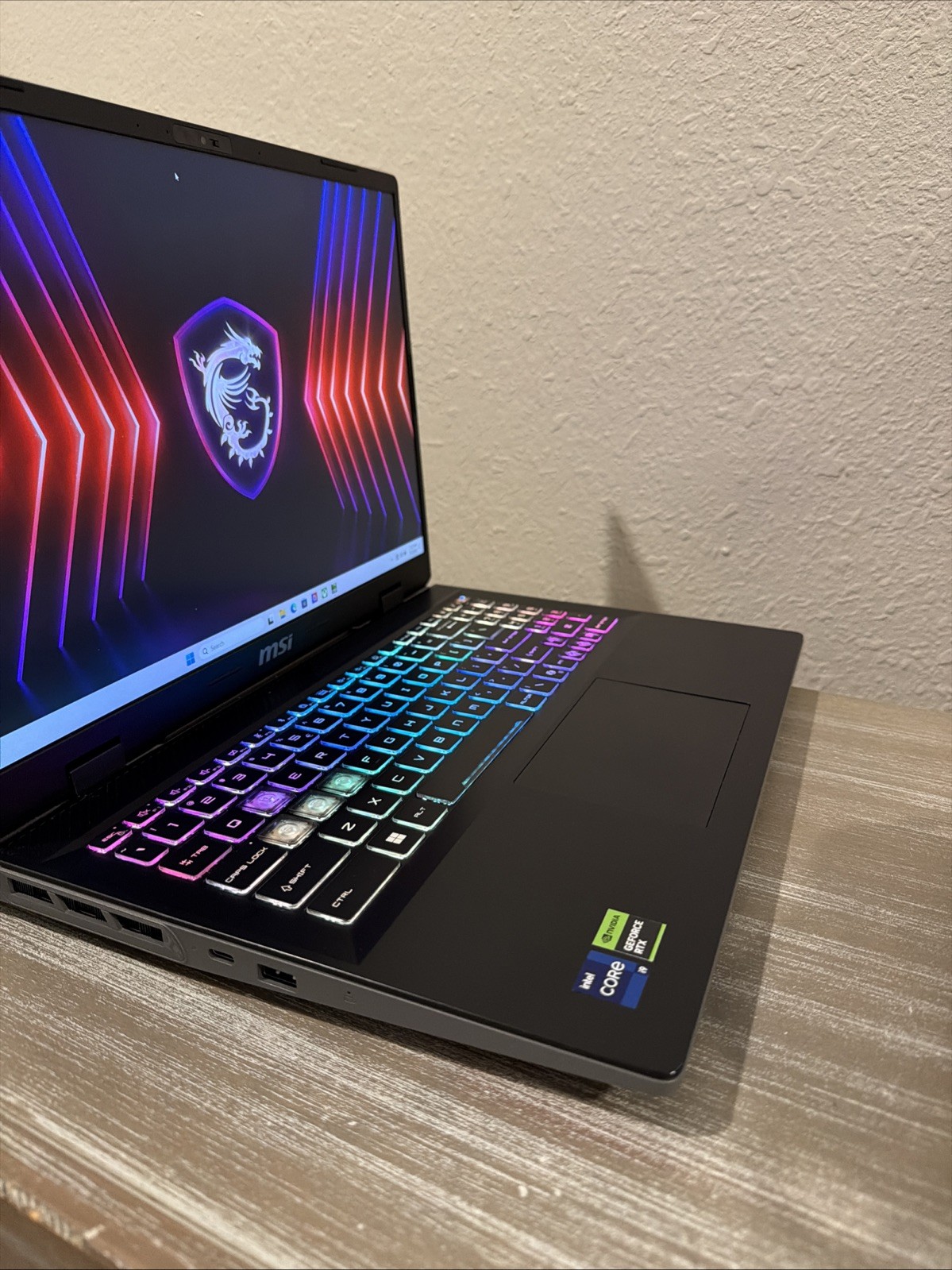 MSI Sword 16 HX 16 165Hz QHD 2.2 GHz i9-13980HX 32GB 1TB SSD RTX 4060 Window 11