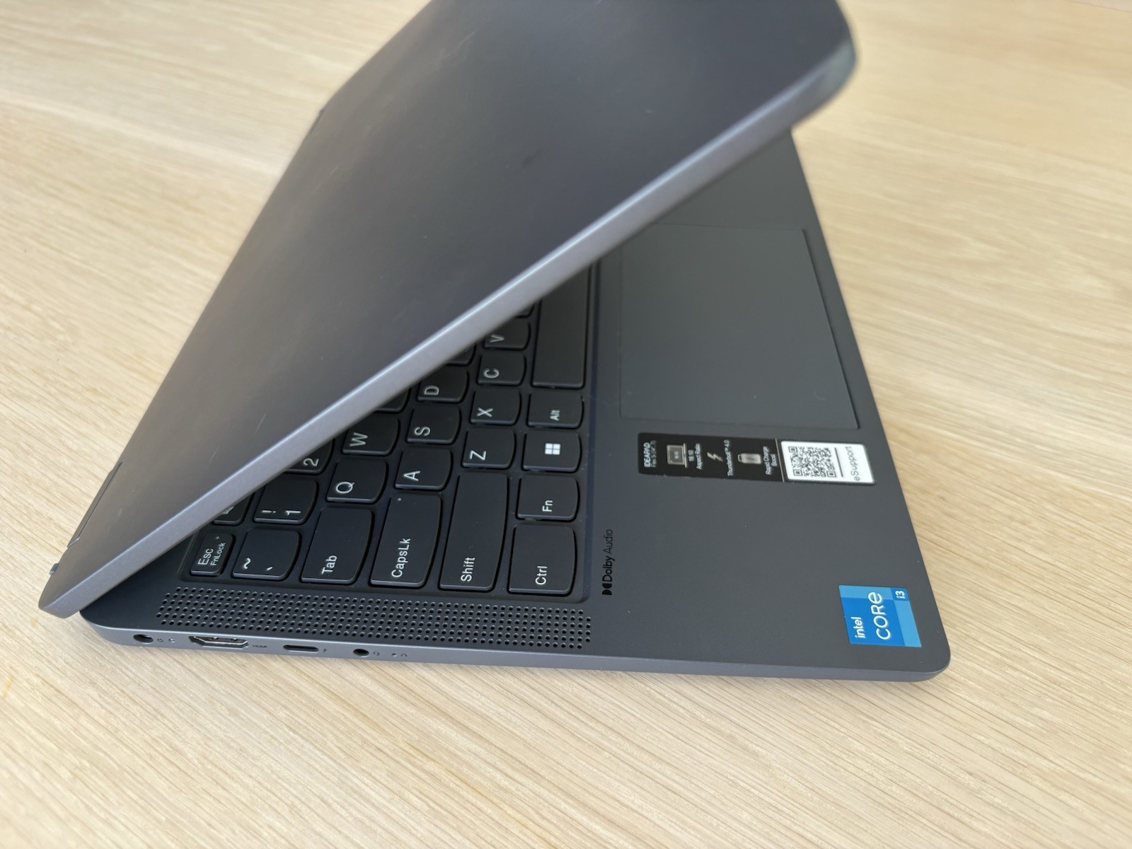 Lenovo IdeaPad Flex 5 14IAU7 14″ (256GB SSD, Intel Core i3-1215U, 1.20GHz,…