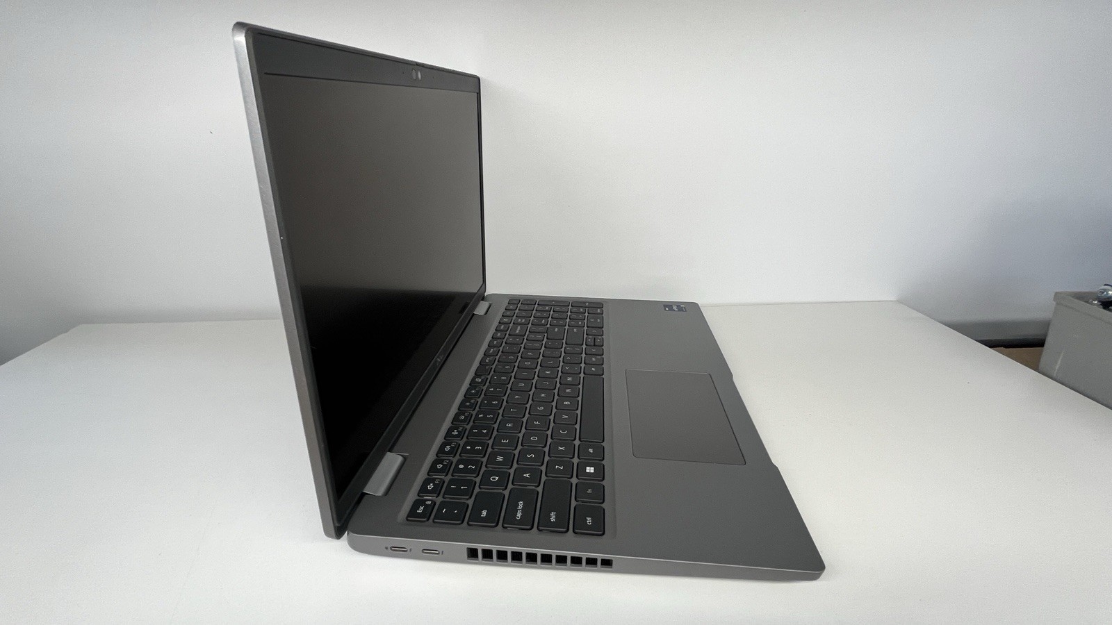 Dell Precision 3570 | i5-1235U | 512 NVME | 8GB DDR4 | Win 11 Pro | Intel Iris