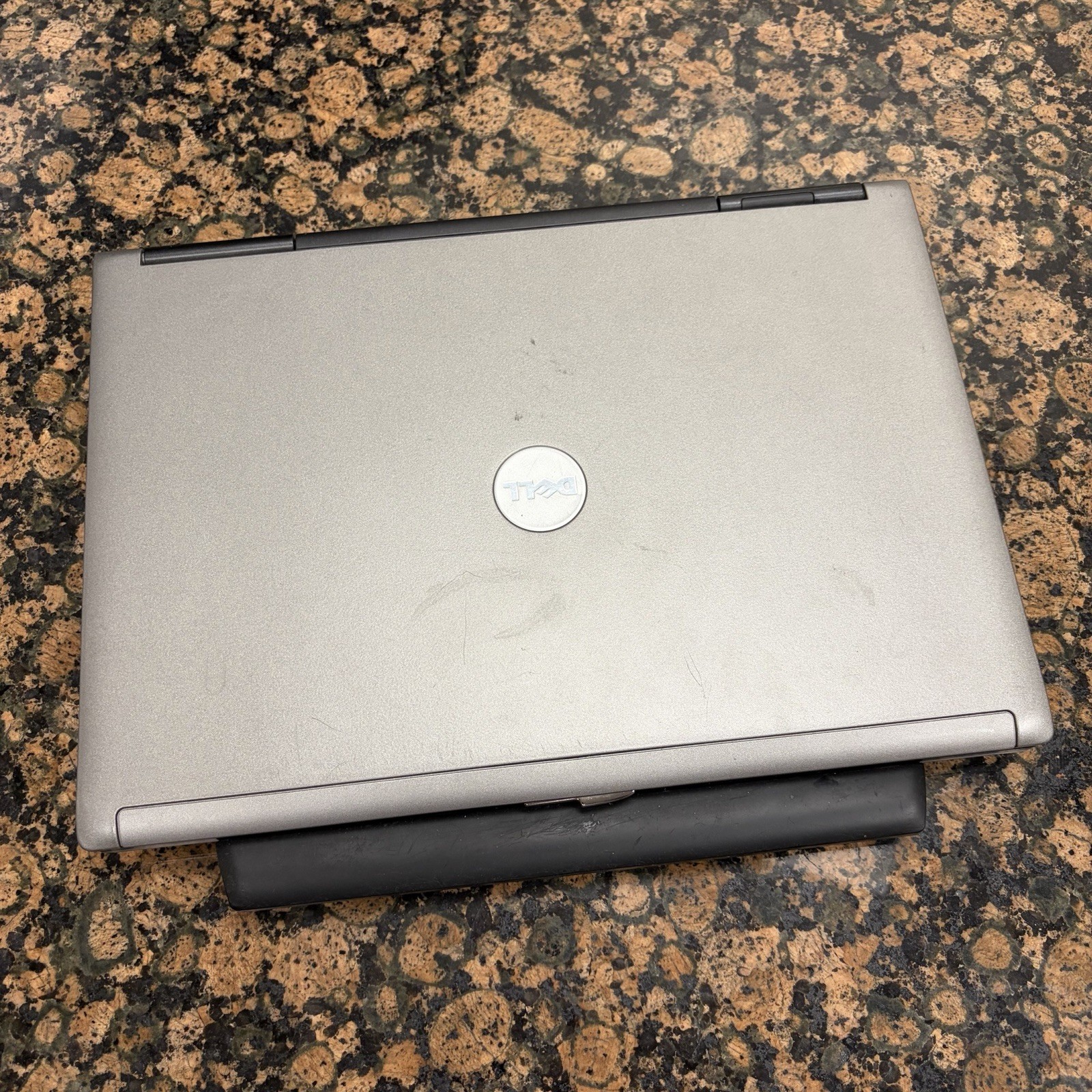 Dell Latitude D630 Fresh Load XP Pro T2300 SP3 RS232 DVD 2GB 120GB RW DVD