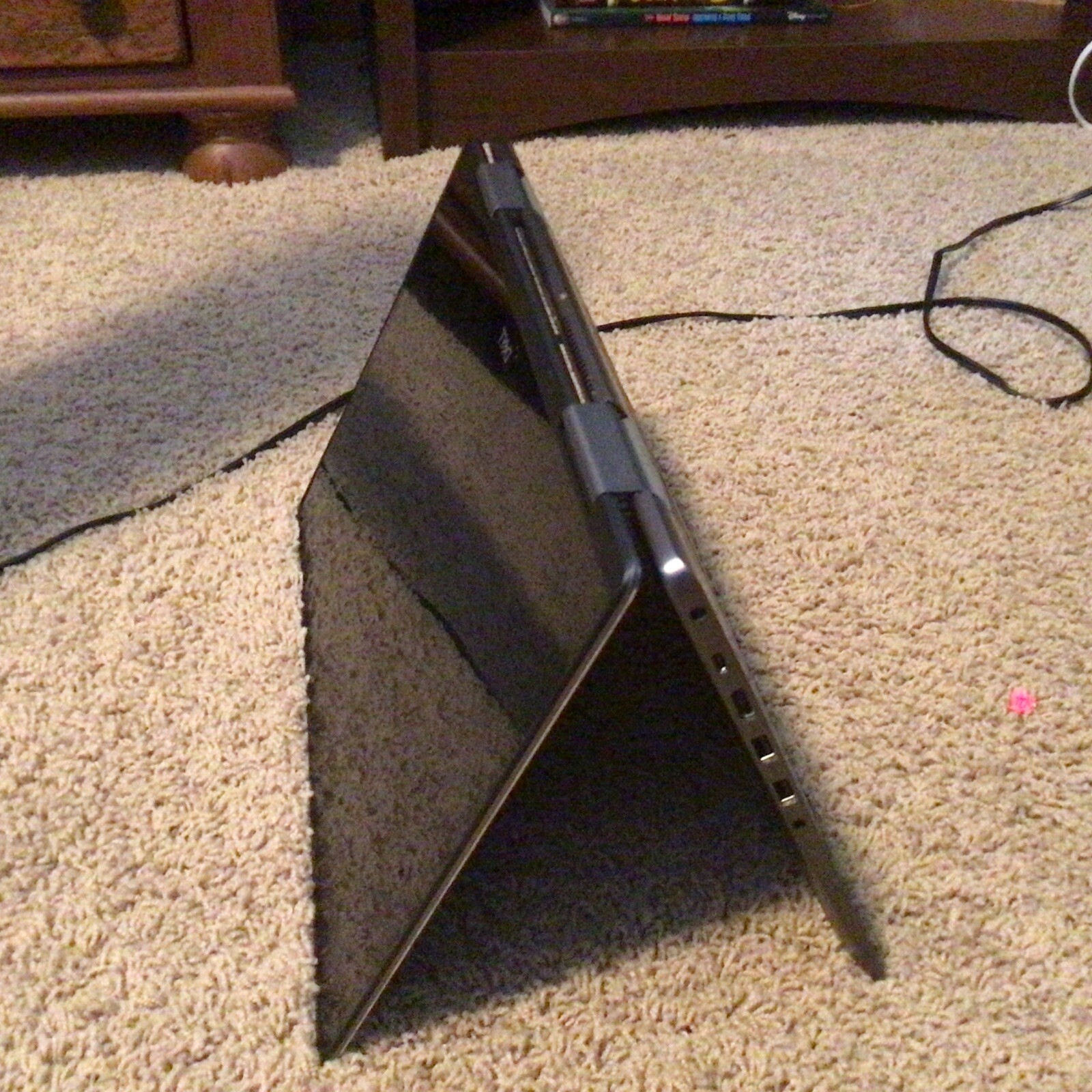 Dell Inspiron 7573 2n1 Laptop – i7-8550U @ 1.80GHz – 16GB Ram – 512 SSD