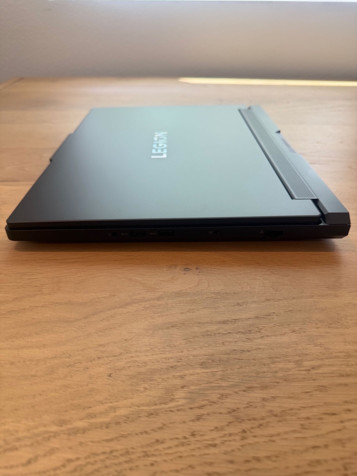 Lenovo Legion 7i RTX 5090 64GB 2TB 16″ Intel Ultra 9 (Mint Condition) Warranty