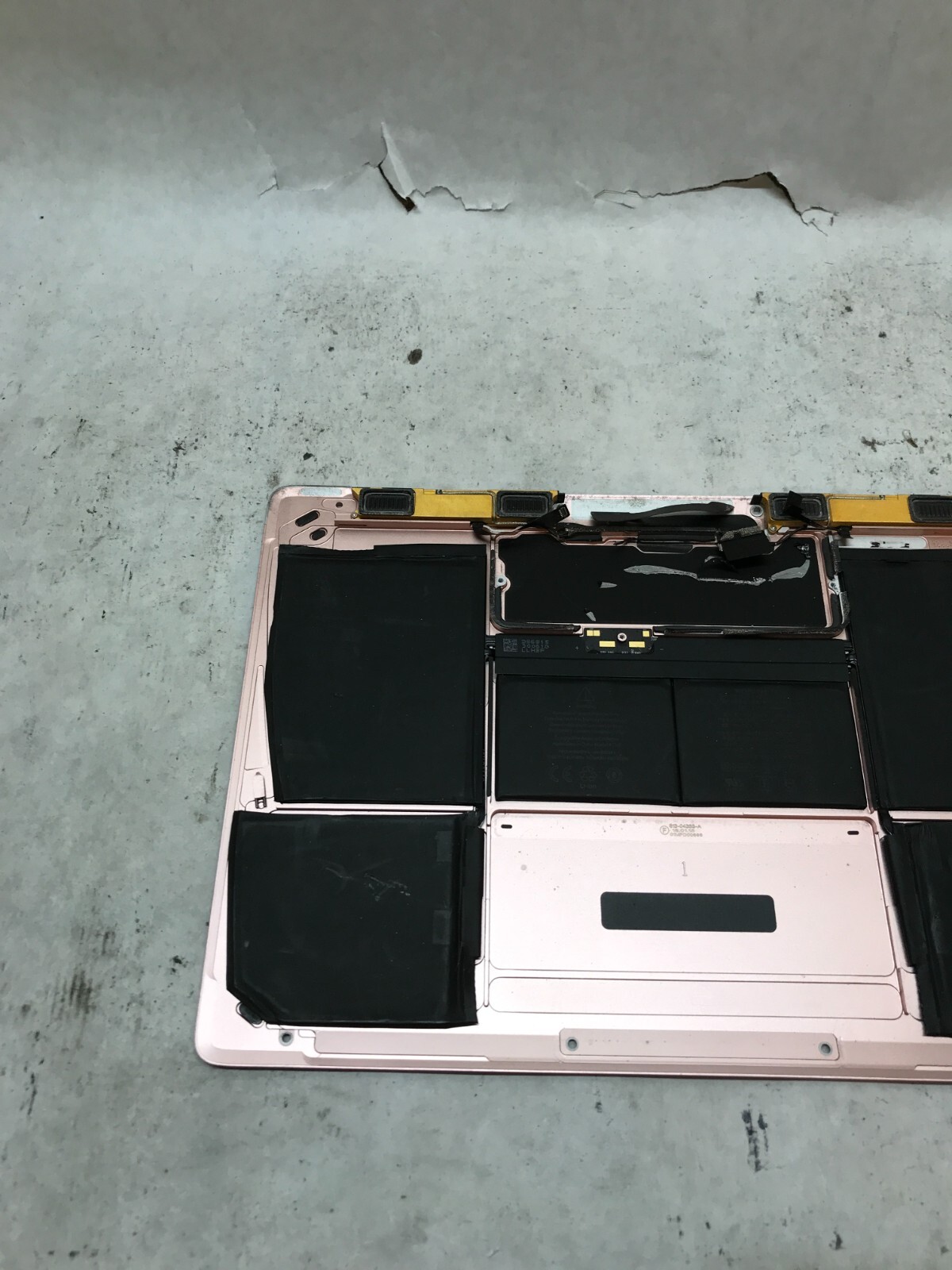 Apple MacBook 2015 A1534 Battery+Back Cover ONLY For Parts or Repair AS IS – DW